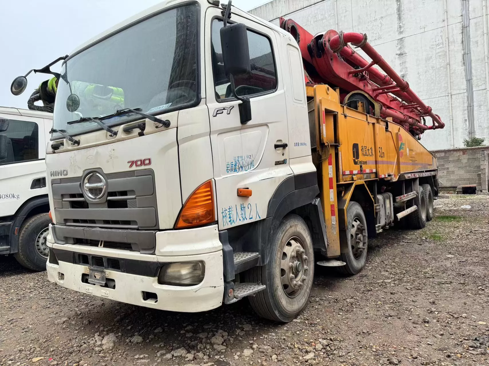 2011 Putzmeister Original Good Quality 49m Truck- mounted Concrete Pump Car on Hino Chassis