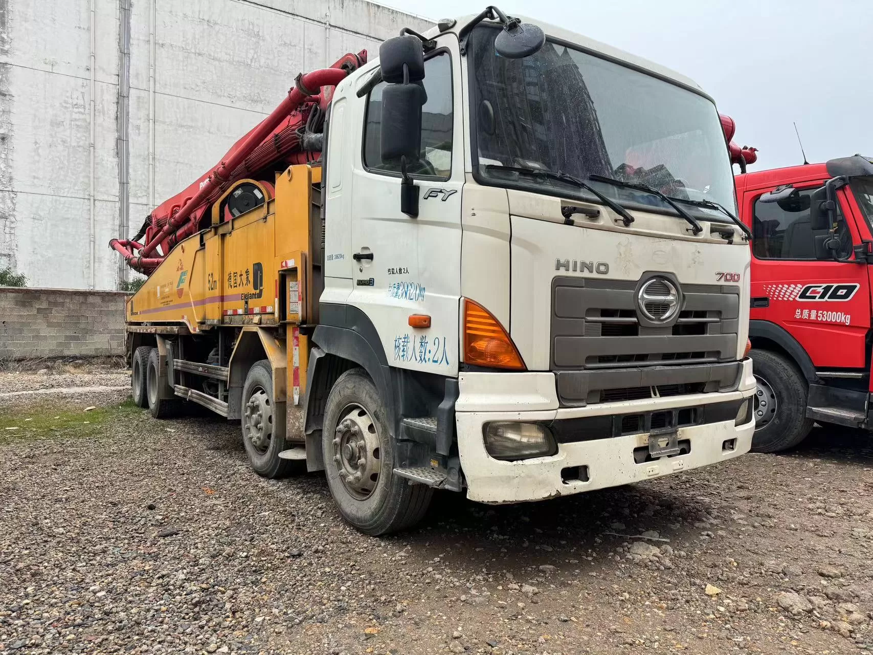 2011 Putzmeister Original Good Quality 49m Truck- mounted Concrete Pump Car on Hino Chassis