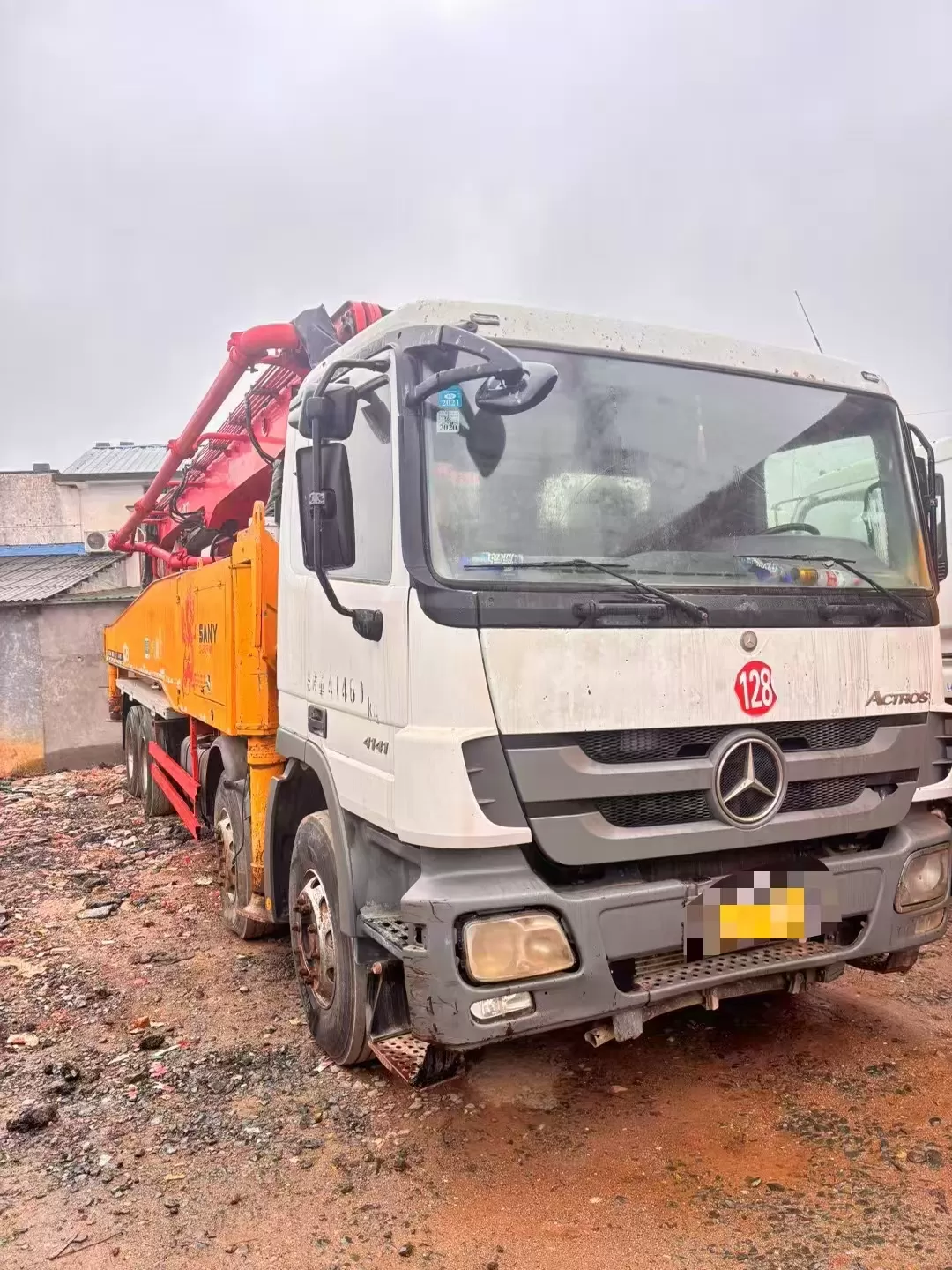 Original 2013 SANY Boom Pump 52m Truck- mounted Concrete Pump Car on Benz Chassis