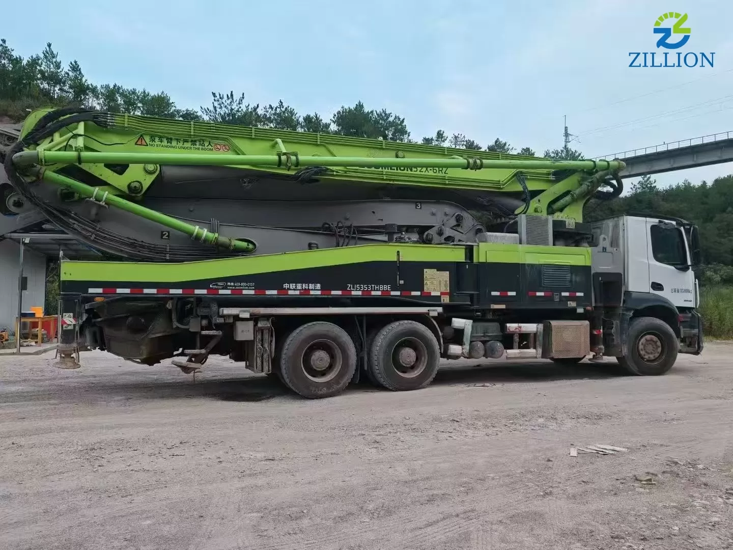 High Quality 2021 ZOOMLION Boom Pump 52m Truck- mounted Concrete Pump Truck on Mercedes-Benz Chassis