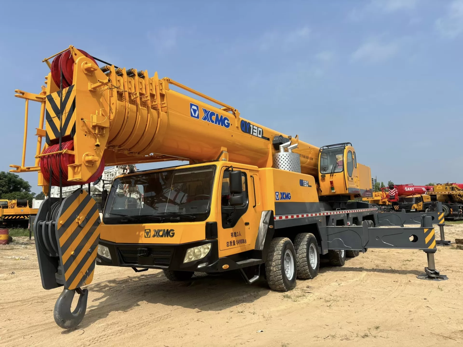 2012 Refurbished XCMG 130t Truck Crane Lifting Machine Wheeled Crane