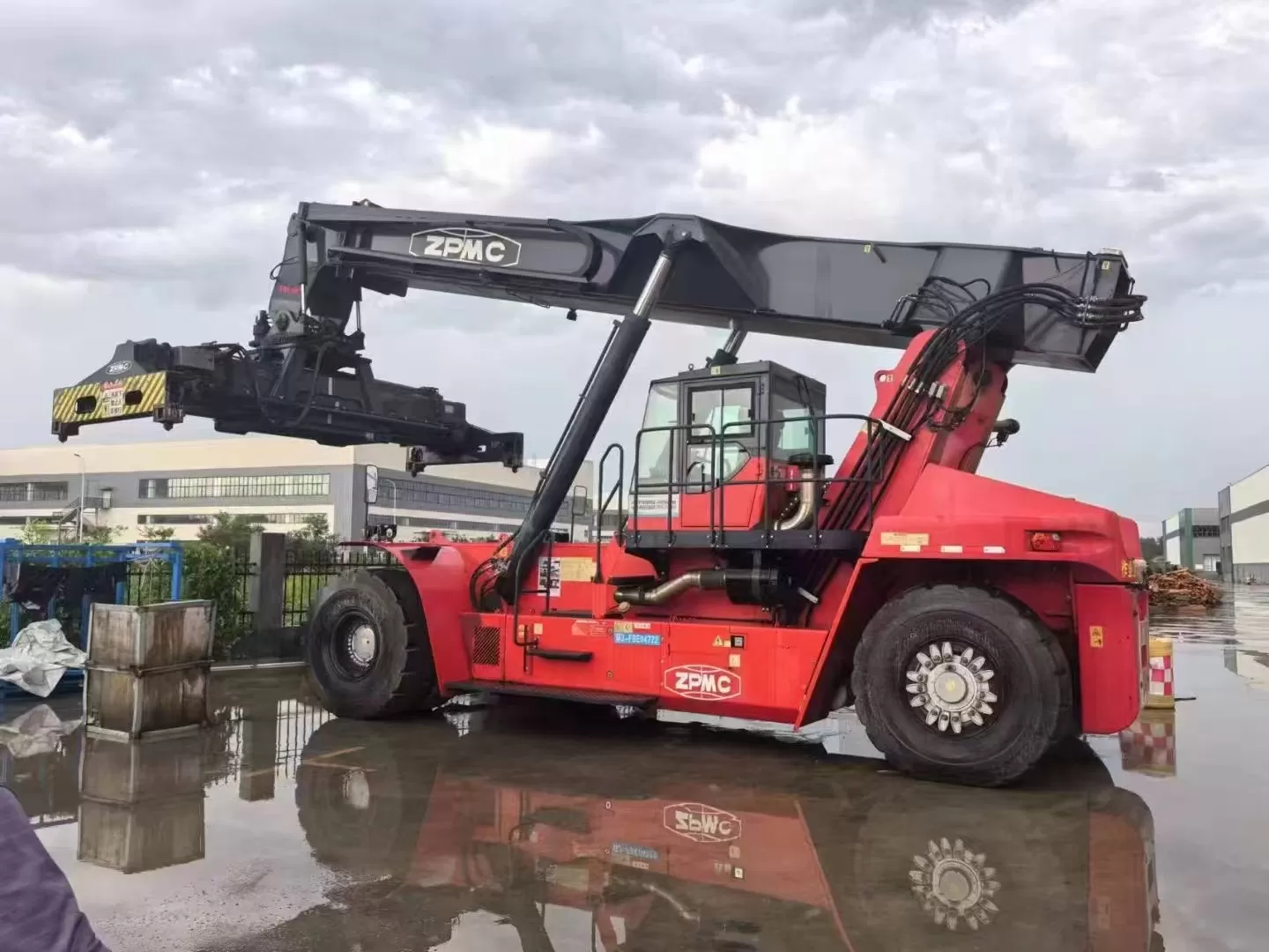 2018 ZPMC 45 ton container reach stacker