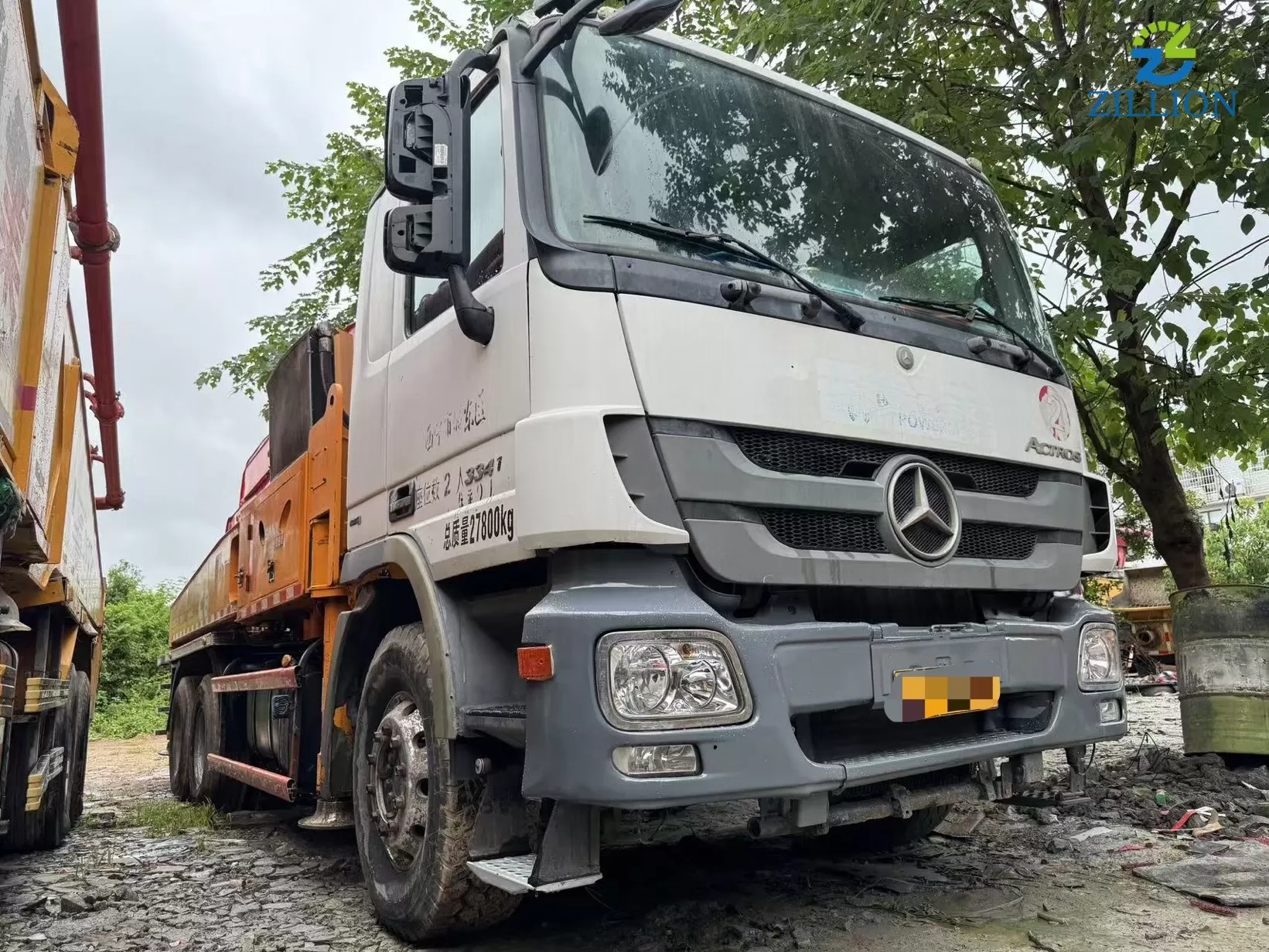 High Quality 2015 Sany Boom Pump 52m Truck- mounted Concrete Pump Car on Mercedes-Benz Chassis