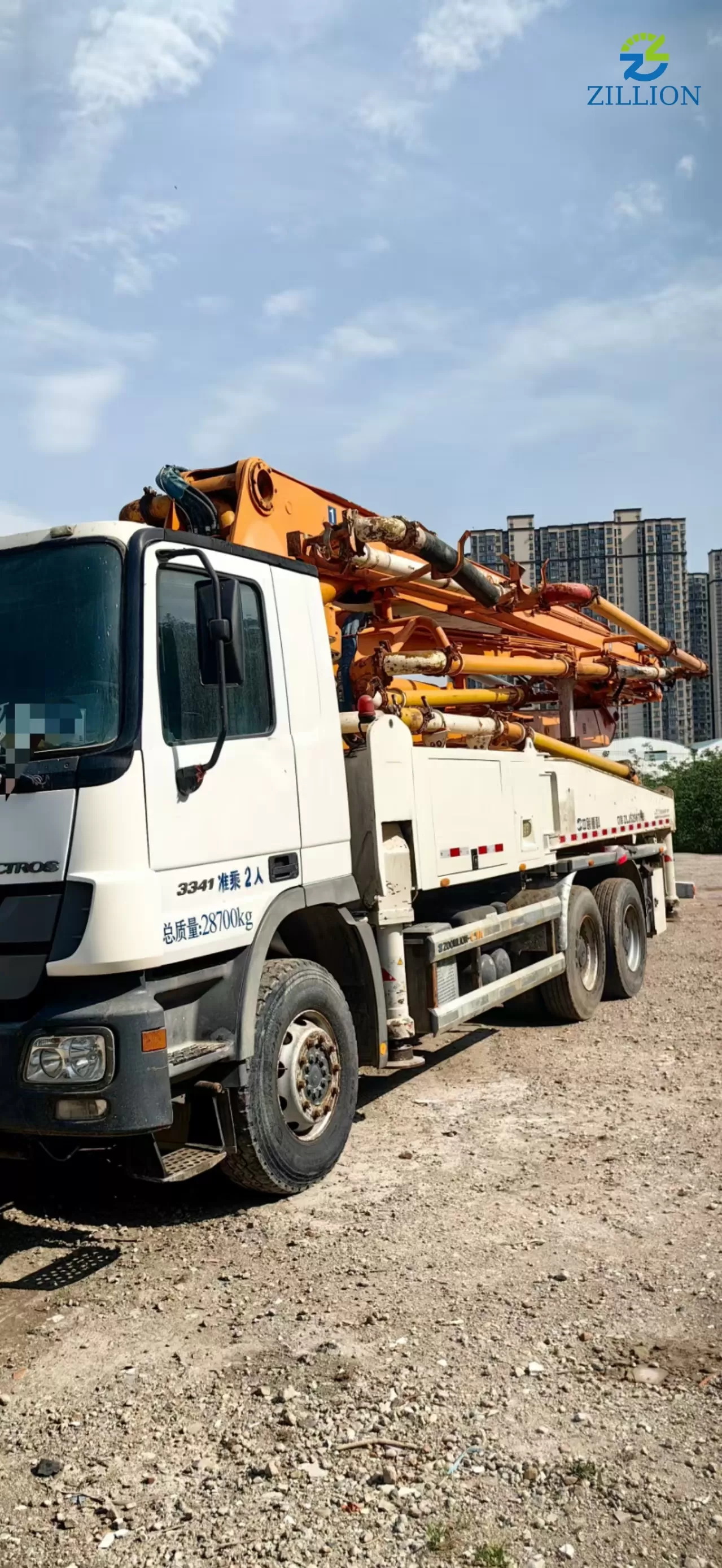 High Quality 2013 Zoomlion Boom Pump 38m Truck- mounted Concrete Pump Car on BENZ Chassis