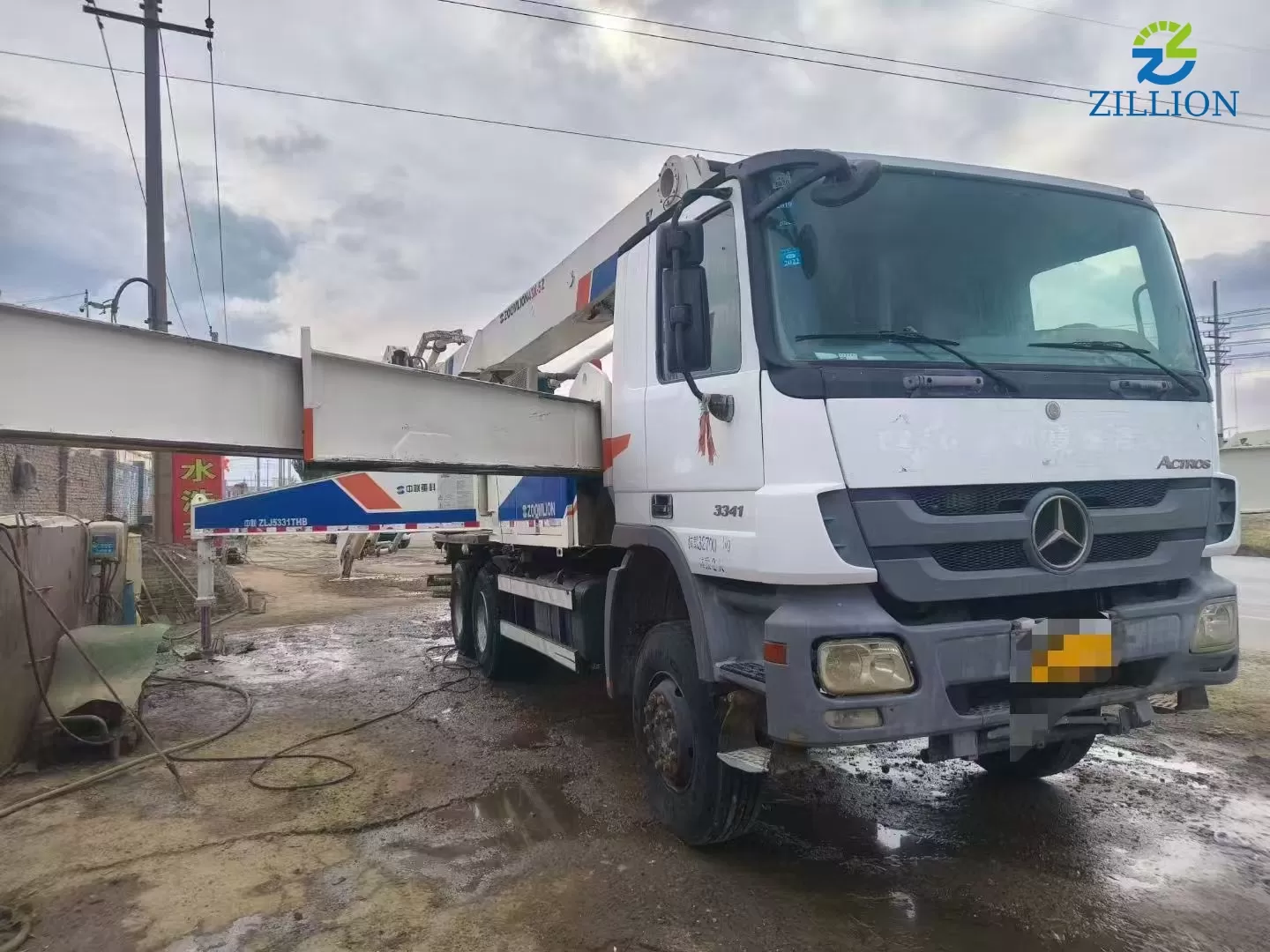 High Quality 2011 Zoomlion Boom Pump 43m Truck- mounted Concrete Pump Truck on Mercedes-Benz Chassis