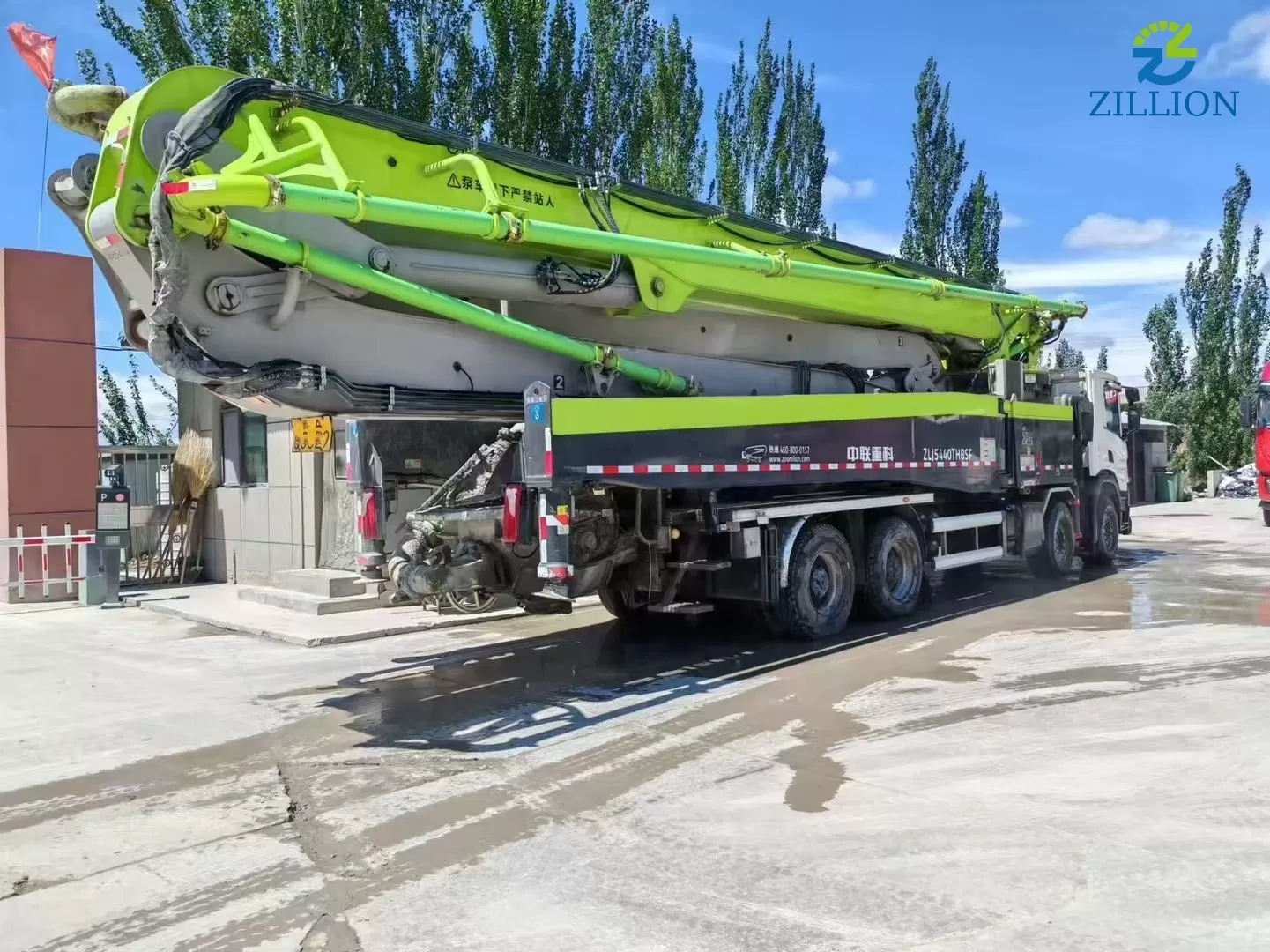 High Quality 2023 Zoomlion Boom Pump 62m Truck- mounted Concrete Pump Car on Scania Chassis