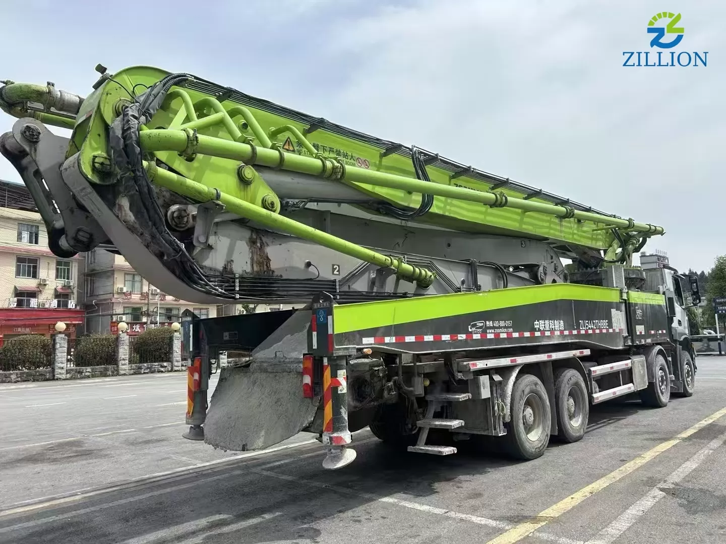 High Quality 2021 Zoomlion Boom Pump 59m Truck- mounted Concrete Pump Car on Mercedes-Benz Chassis