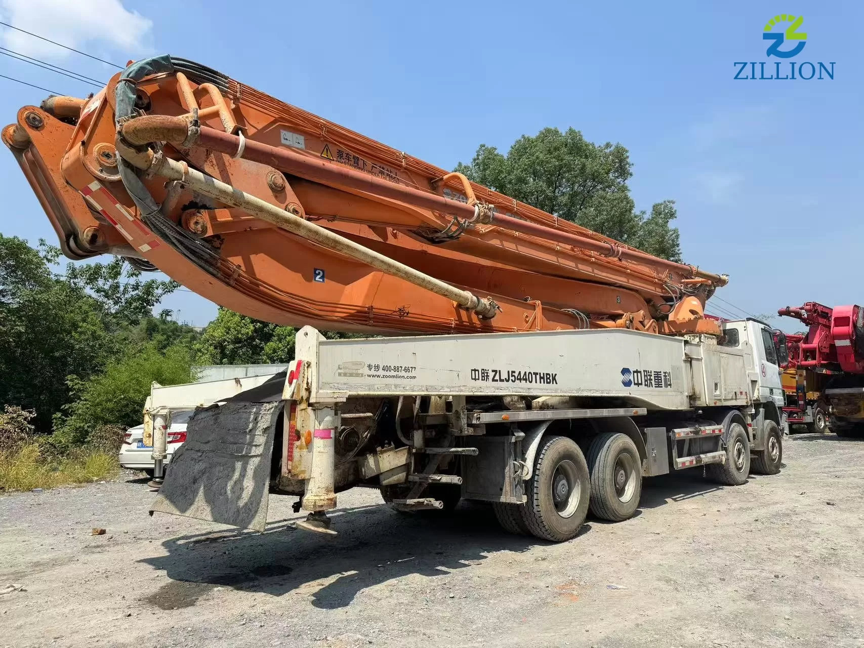 High Quality 2013 Zoomlion Boom Pump 56m Truck- mounted Concrete Pump Car on Mercedes-Benz Chassis