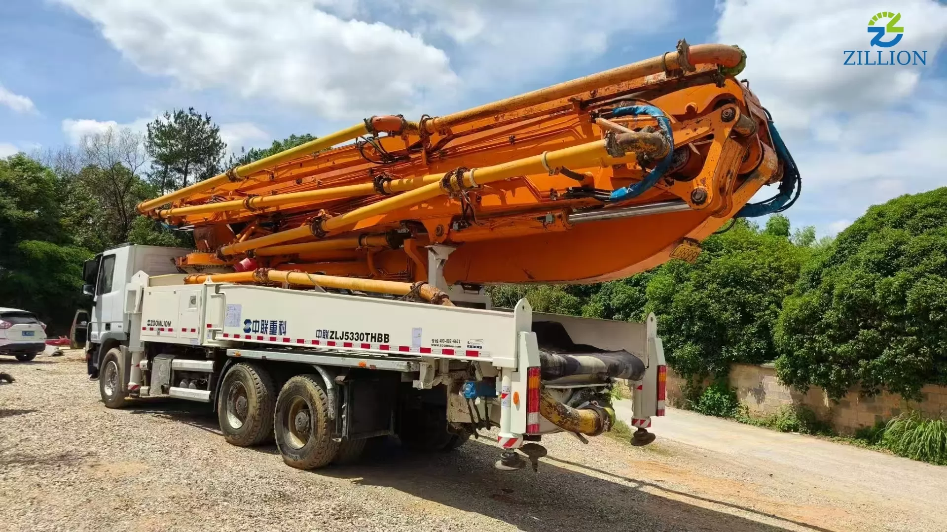 High Quality 2014 Zoomlion Boom Pump 49m Truck- mounted Concrete Pump Car on Mercedes-Benz Chassis