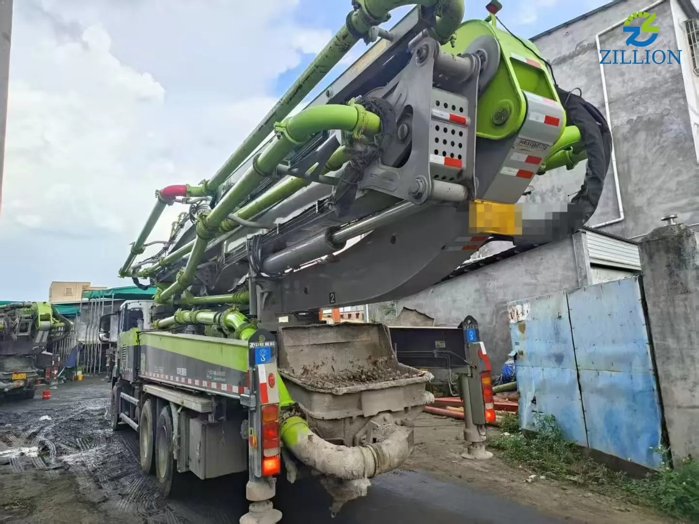 High Quality 2023 Zoomlion Boom Pump 49m Truck- mounted Concrete Pump truck on Scania Chassis