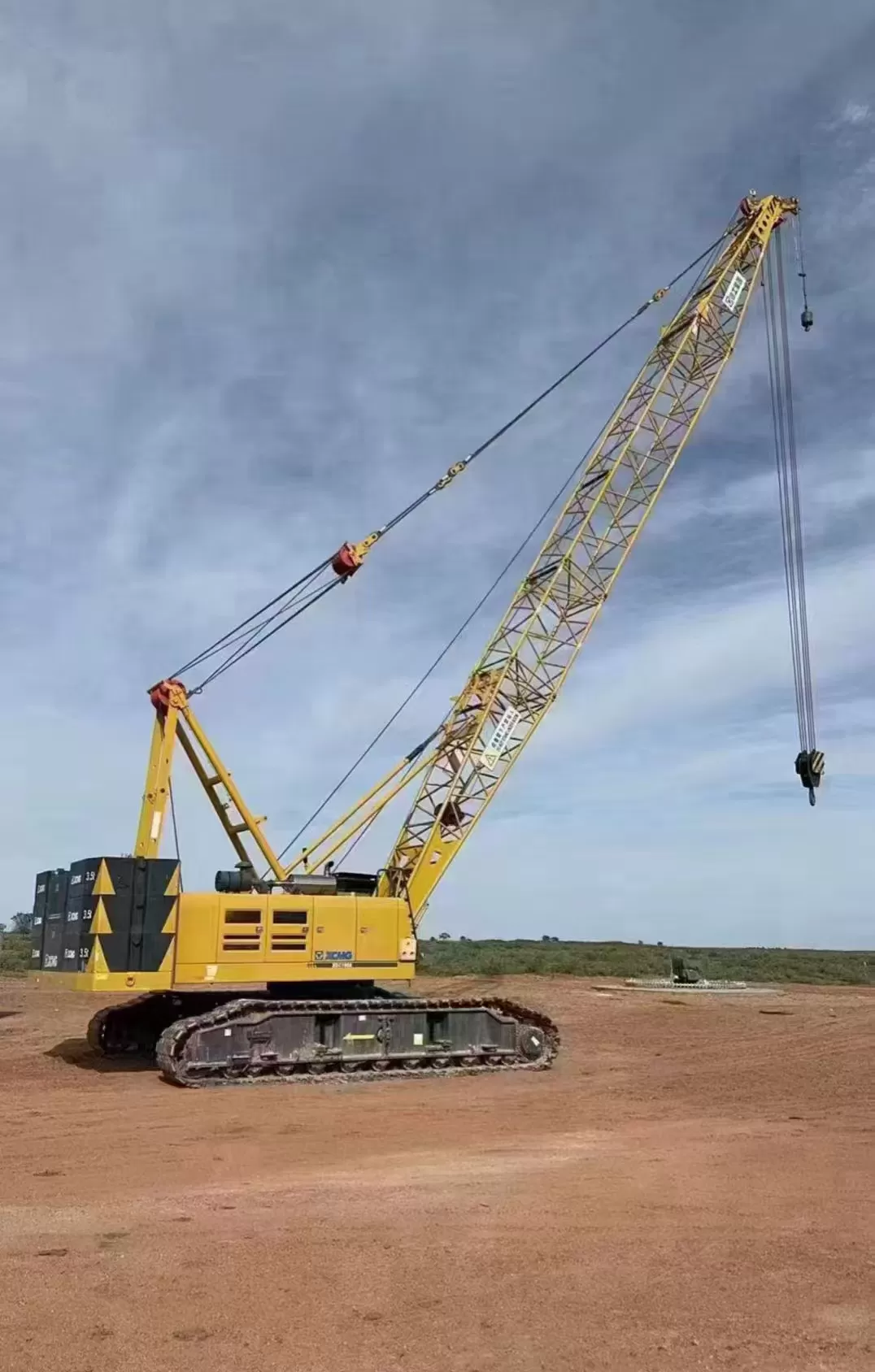 Lifting Machine 100T 2021 XCMG Telescopic Crawler Crane with famous engine