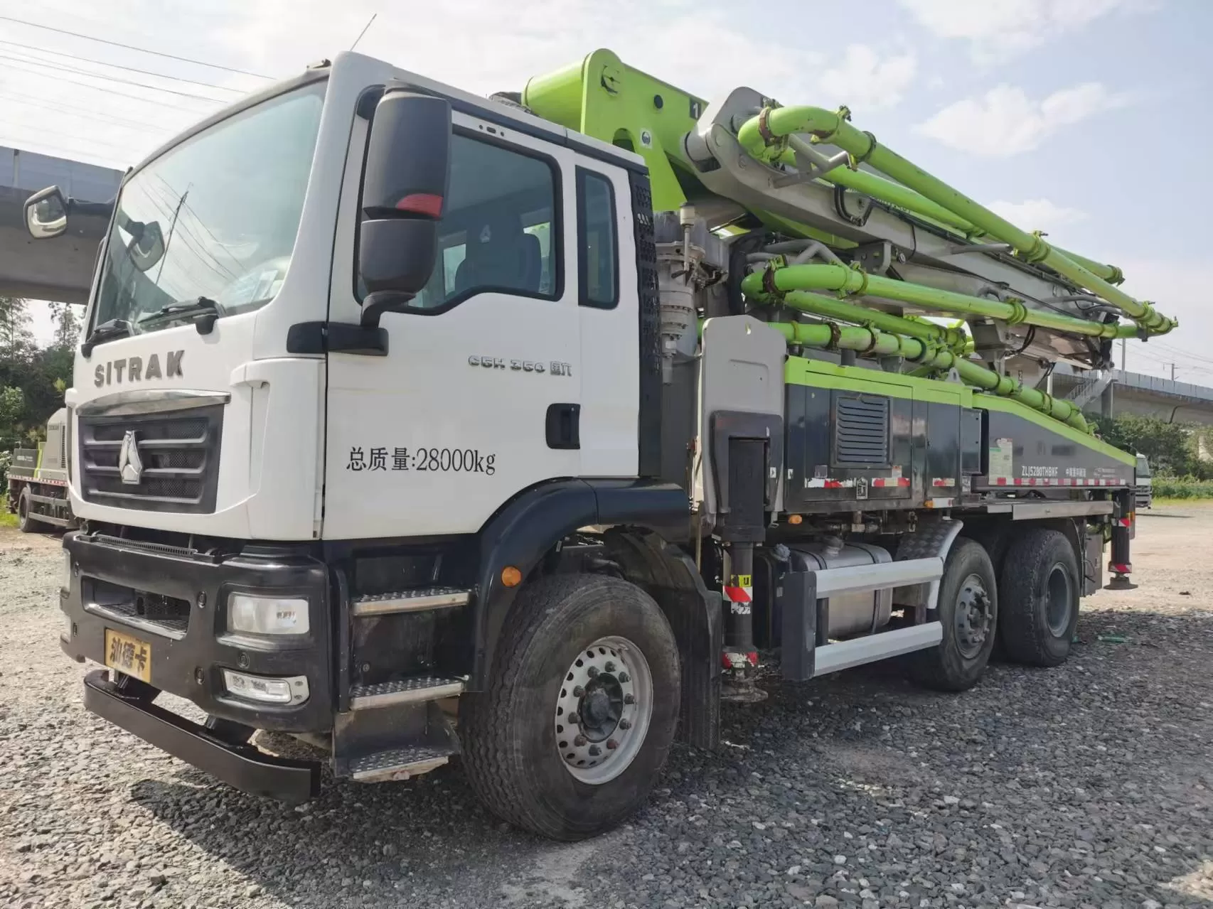 2022 Zoomlion Boom Pump 40m Truck- mounted Concrete Pump Car on Sitrak Chassis