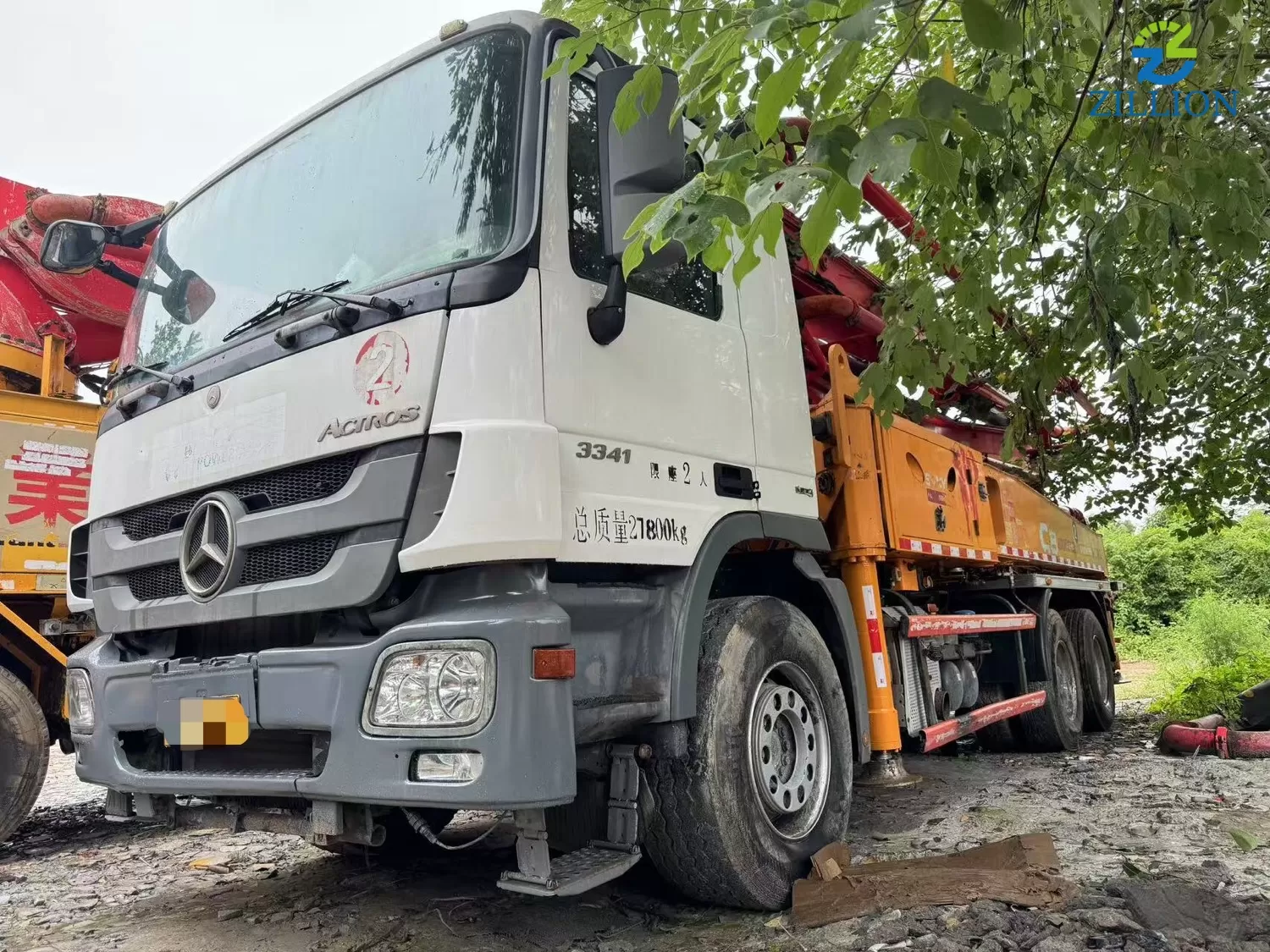 High Quality 2015 Sany Boom Pump 52m Truck- mounted Concrete Pump Car on Mercedes-Benz Chassis