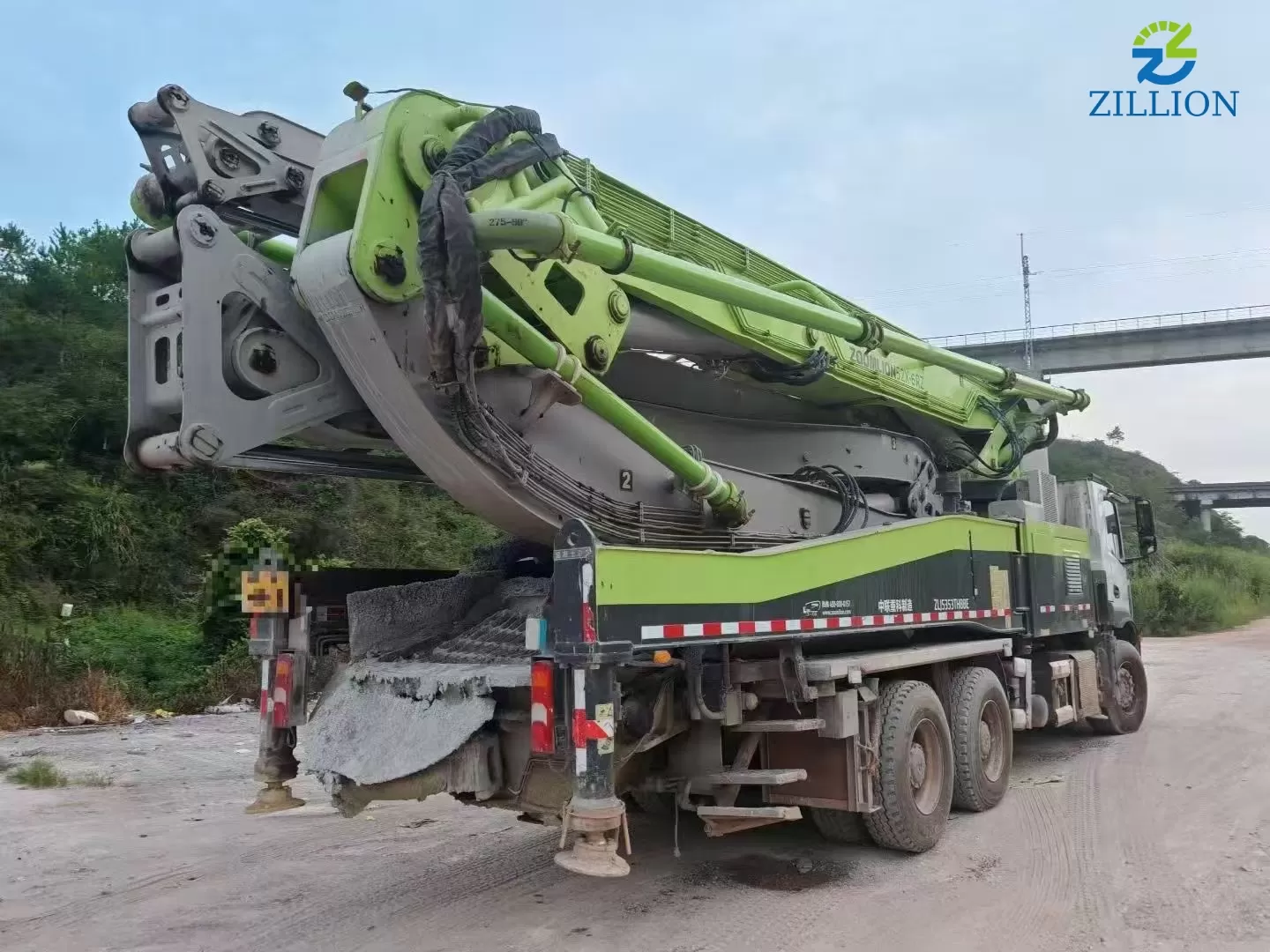High Quality 2021 ZOOMLION Boom Pump 52m Truck- mounted Concrete Pump Truck on Mercedes-Benz Chassis