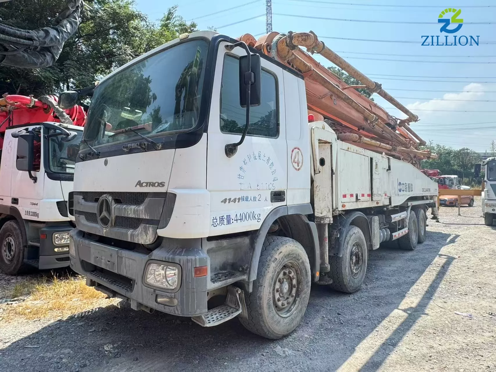 High Quality 2013 Zoomlion Boom Pump 56m Truck- mounted Concrete Pump Car on Mercedes-Benz Chassis