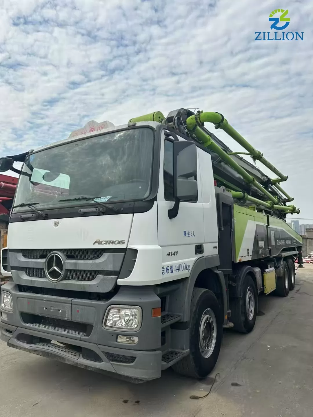 High Quality 2018 Zoomlion Boom Pump 56m Truck- mounted Concrete Pump Car on BENZ Chassis