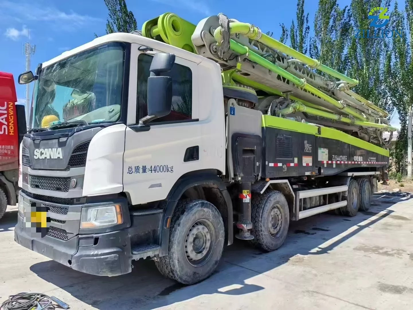 High Quality 2023 Zoomlion Boom Pump 62m Truck- mounted Concrete Pump Car on Scania Chassis