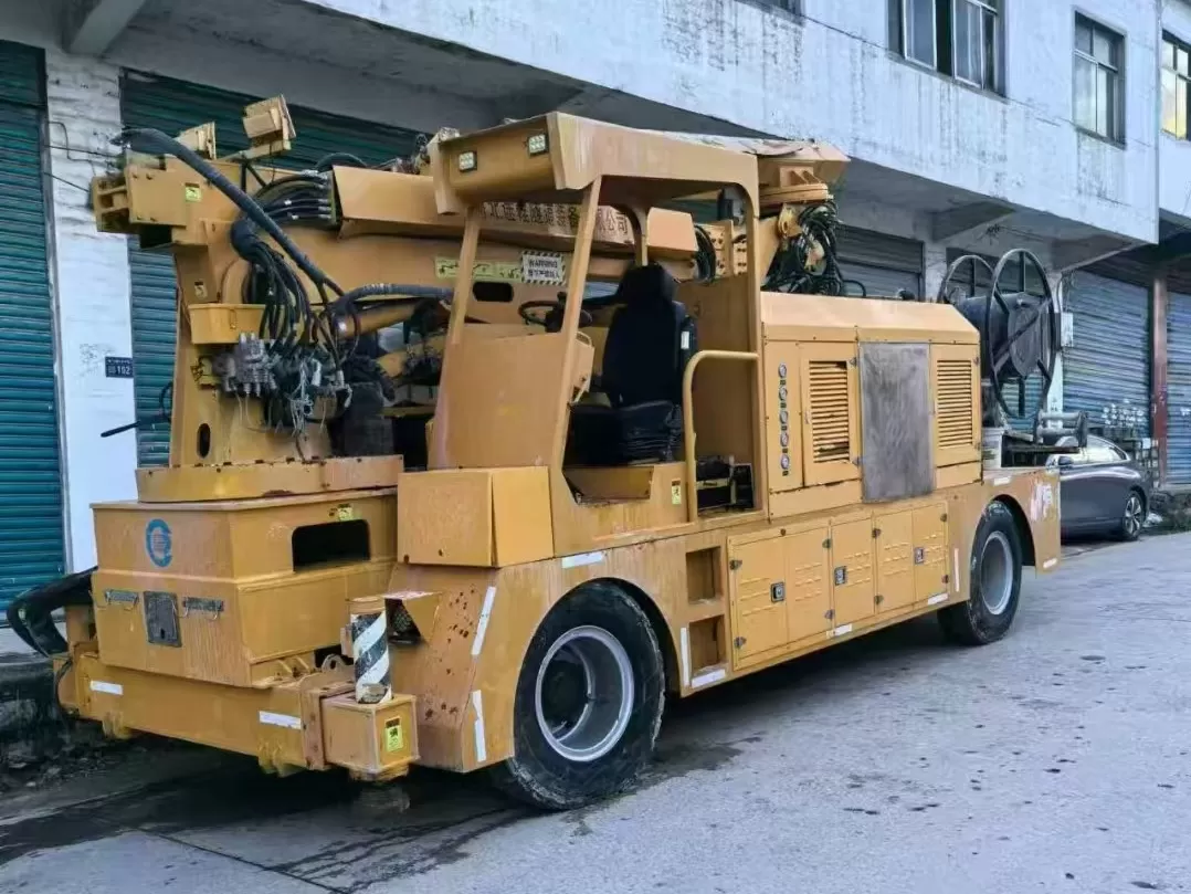 Concrete Shotcrete Spraying Truck 30m3 Shotcrete Manipulator Machine TUC3016N Concrete Sprayer for Mining Construction