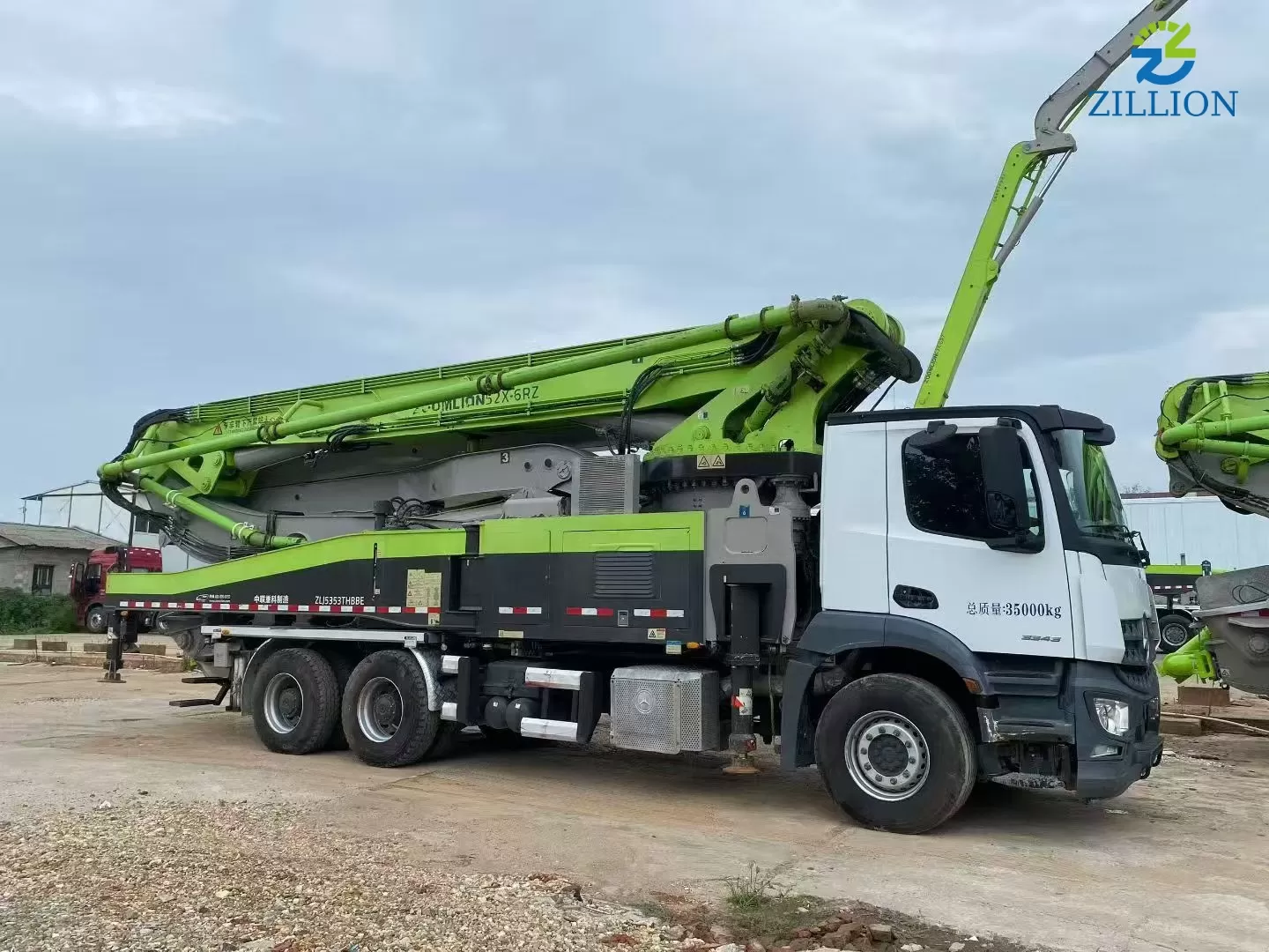High Quality 2021 Zoomlion Boom Pump 52m Truck- mounted Concrete Pump Car on Mercedes-Benz Chassis