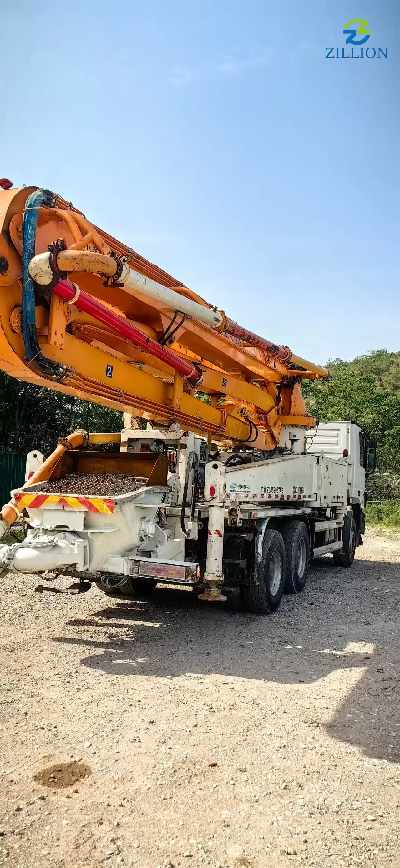 High Quality 2013 Zoomlion Boom Pump 38m Truck- mounted Concrete Pump Car on BENZ Chassis