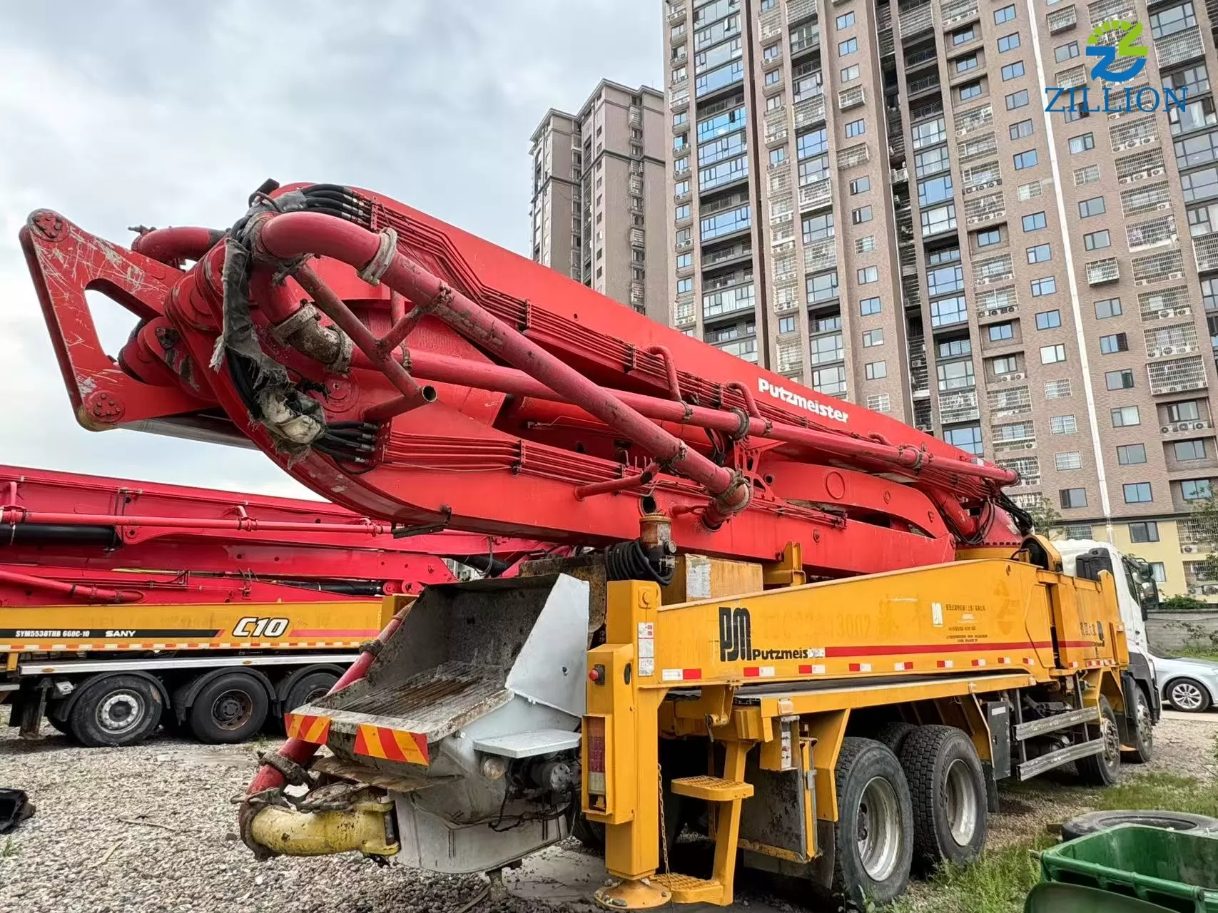 High Quality 2011 Putzmeister Boom Pump 49m Truck- mounted Concrete Pump Car on HINO Chassis