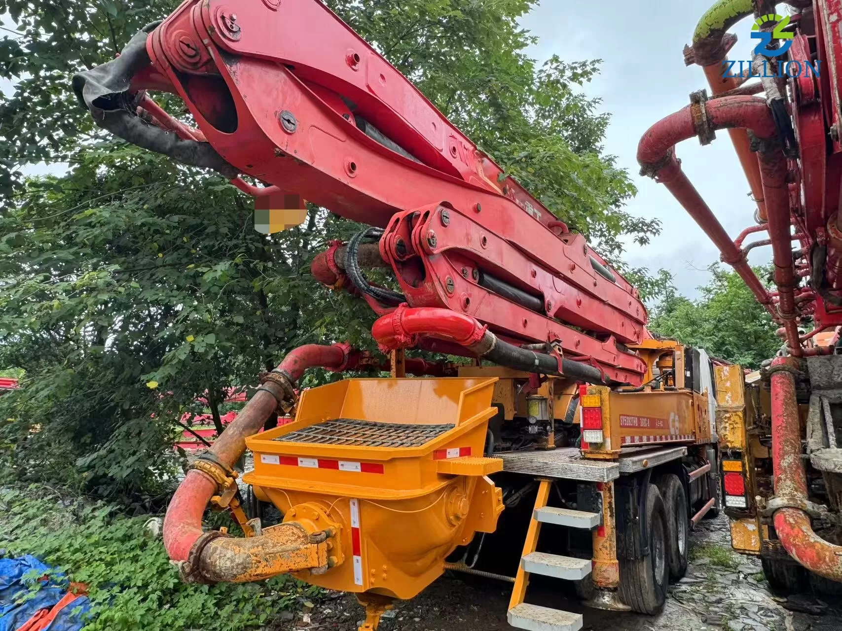 High Quality 2015 Sany Boom Pump 52m Truck- mounted Concrete Pump Car on Mercedes-Benz Chassis