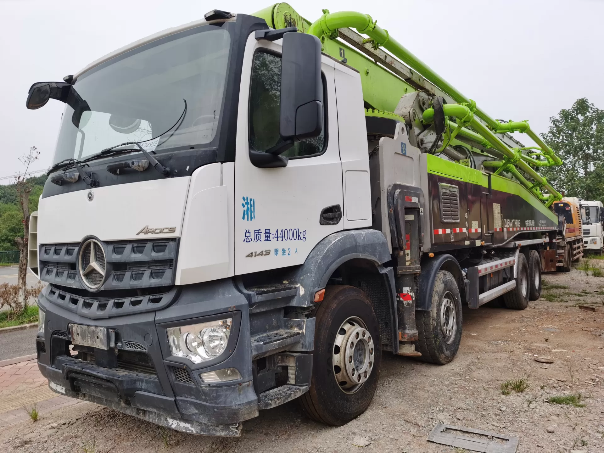 2020 Zoomlion Boom Pump 63m Truck- mounted Concrete Pump Car on Benz Chassis