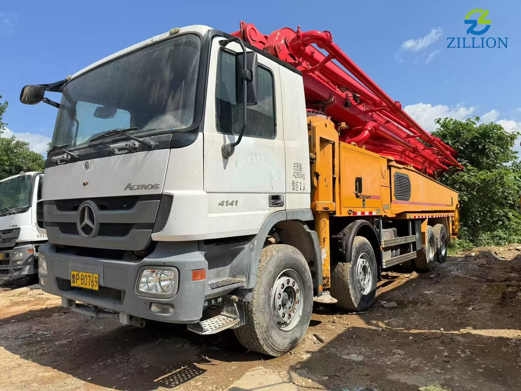 High Quality 2013 Putzmeister Boom Pump 56m Truck- mounted Concrete Pump Car on Mercedes-Benz Chassis