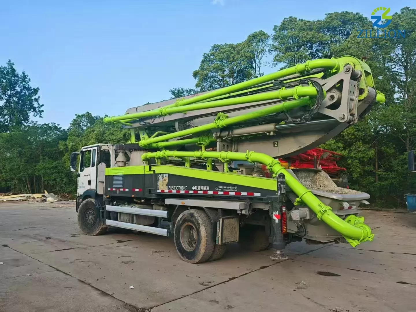 High Quality 2020 Zoomlion Boom Pump 38m Truck- mounted Concrete Pump Car on Sitrak Chassis