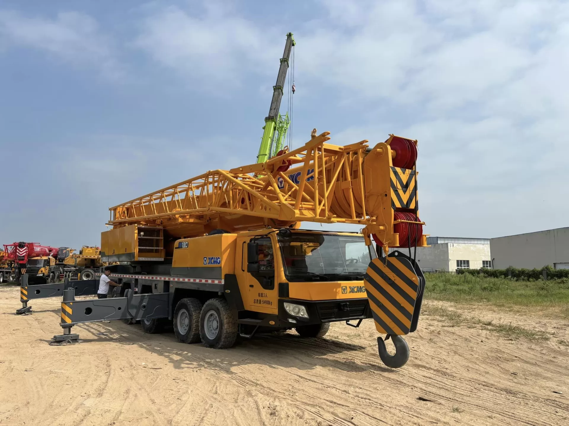 2012 Refurbished XCMG 130t Truck Crane Lifting Machine Wheeled Crane