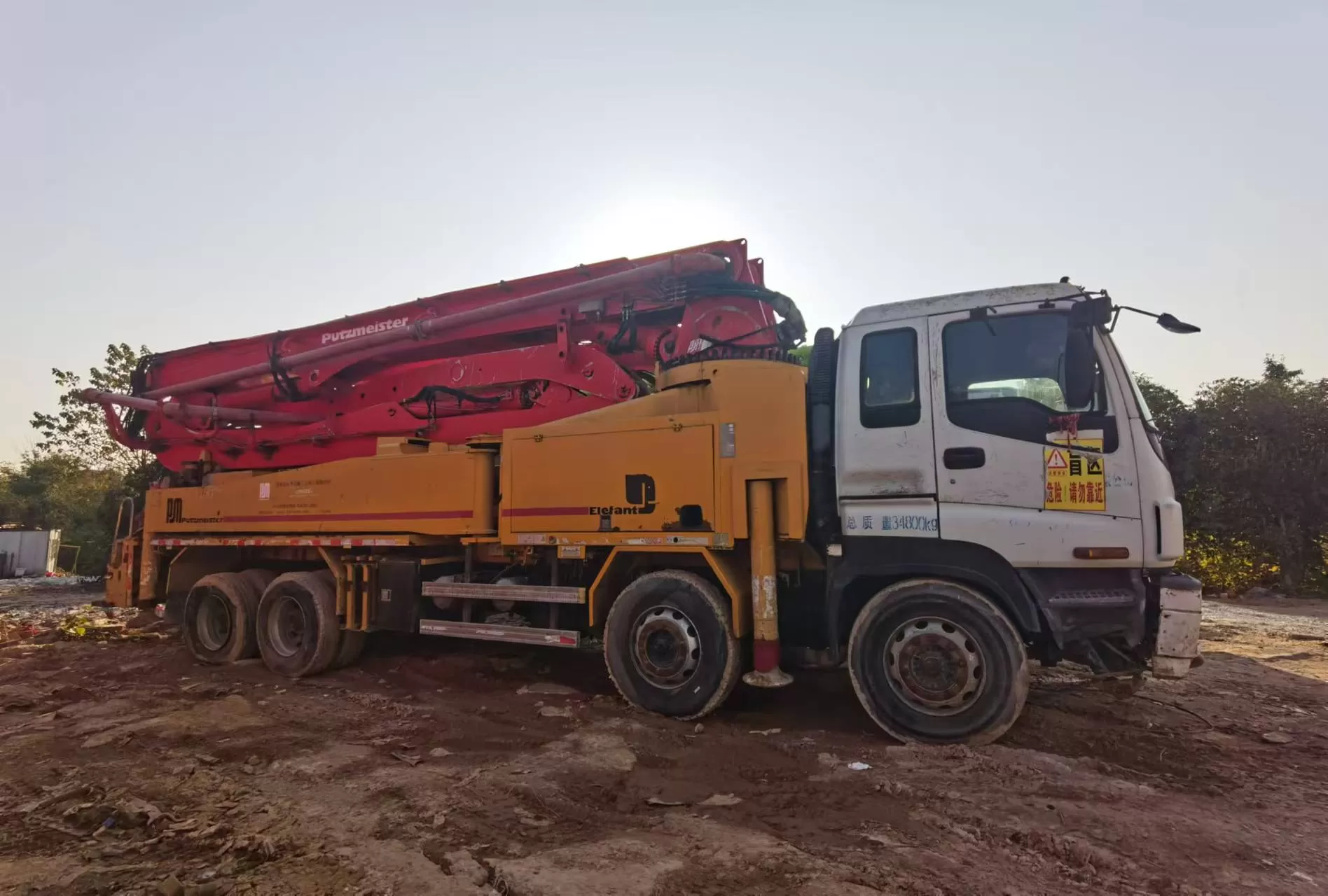 2010 Putzmeister Original Good Quality 46m Truck- mounted Concrete Pump Car on ISUZU Chassis