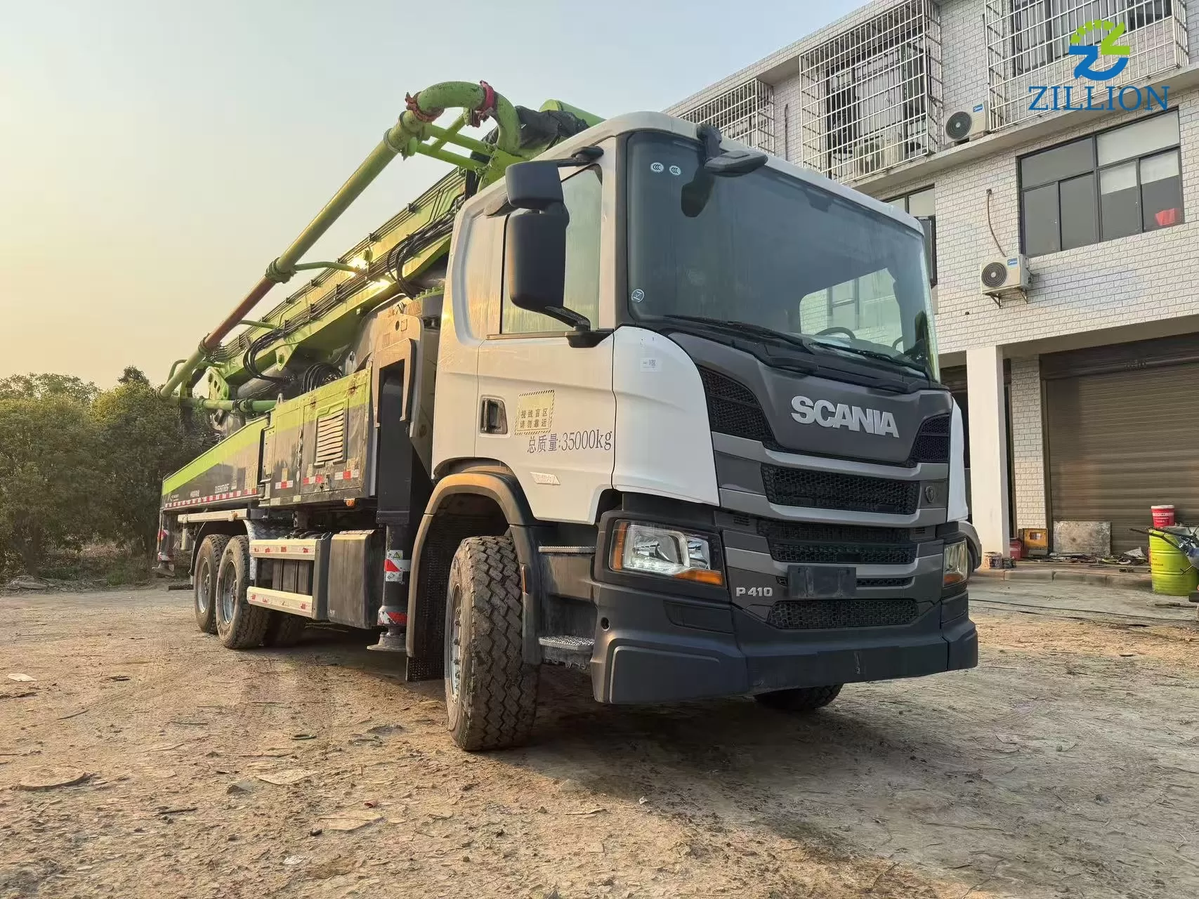 High Quality 2021 Zoomlion Boom Pump 49m Truck- mounted Concrete Pump Car on SCANIA Chassis