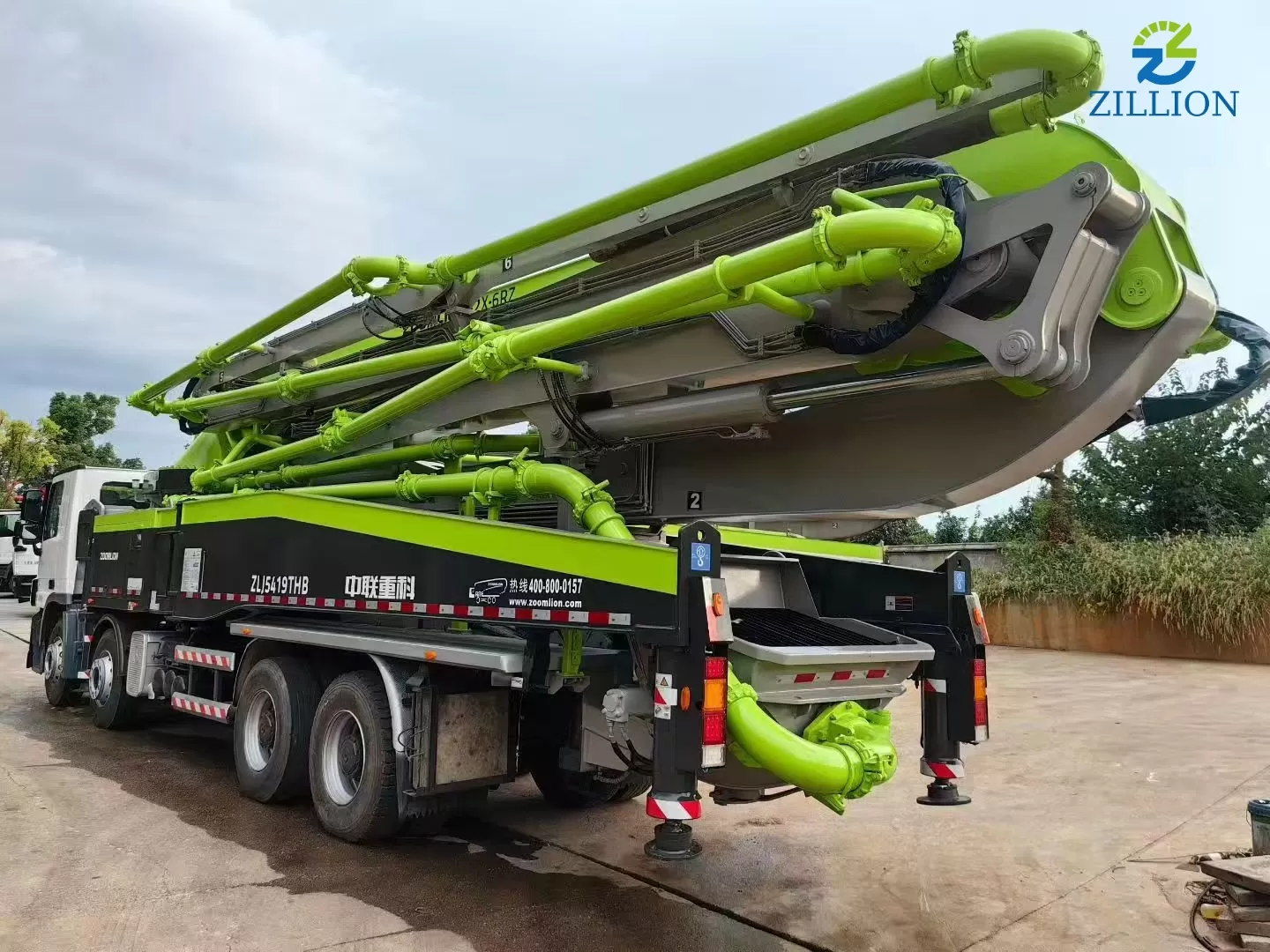 2014 Zoomlion 52m Truck-Mounted Concrete Pump Truck with Mercedes-Benz Chassis