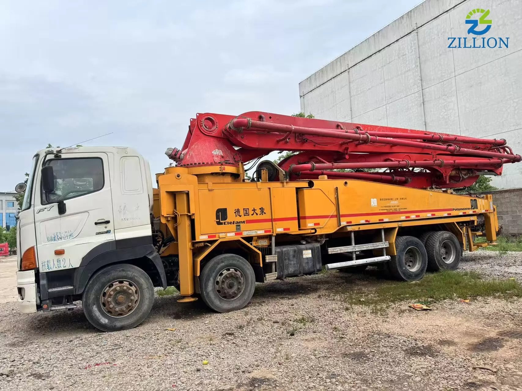 High Quality 2011 Putzmeister Boom Pump 49m Truck- mounted Concrete Pump Car on HINO Chassis