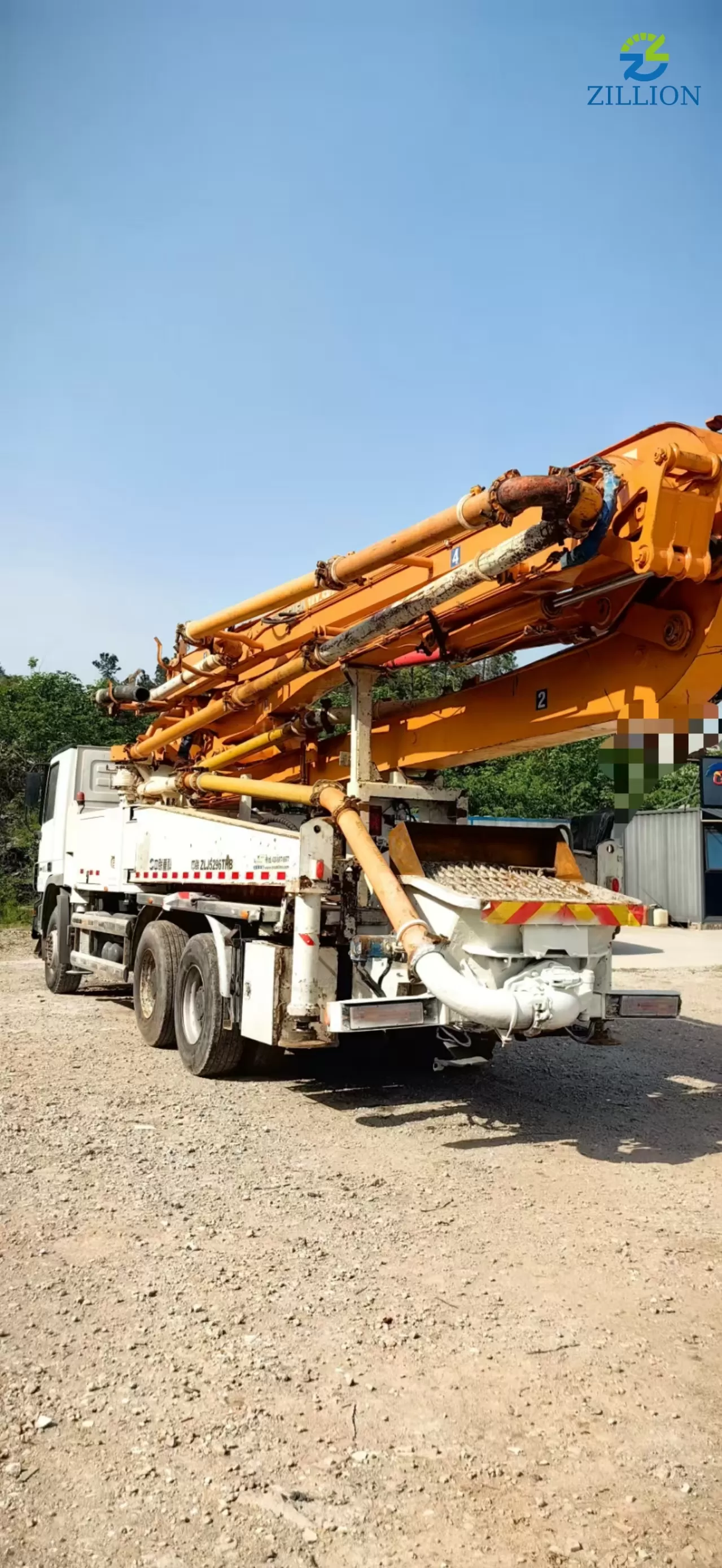 High Quality 2013 Zoomlion Boom Pump 38m Truck- mounted Concrete Pump Car on BENZ Chassis