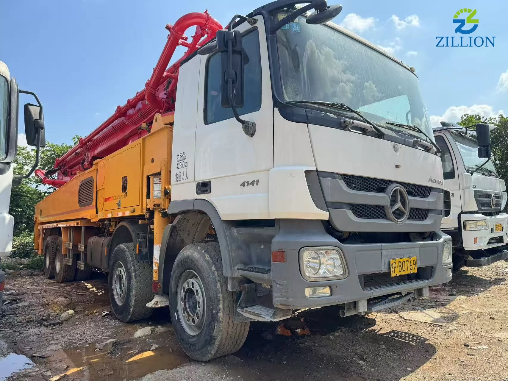 High Quality 2013 Putzmeister Boom Pump 56m Truck- mounted Concrete Pump Car on Mercedes-Benz Chassis