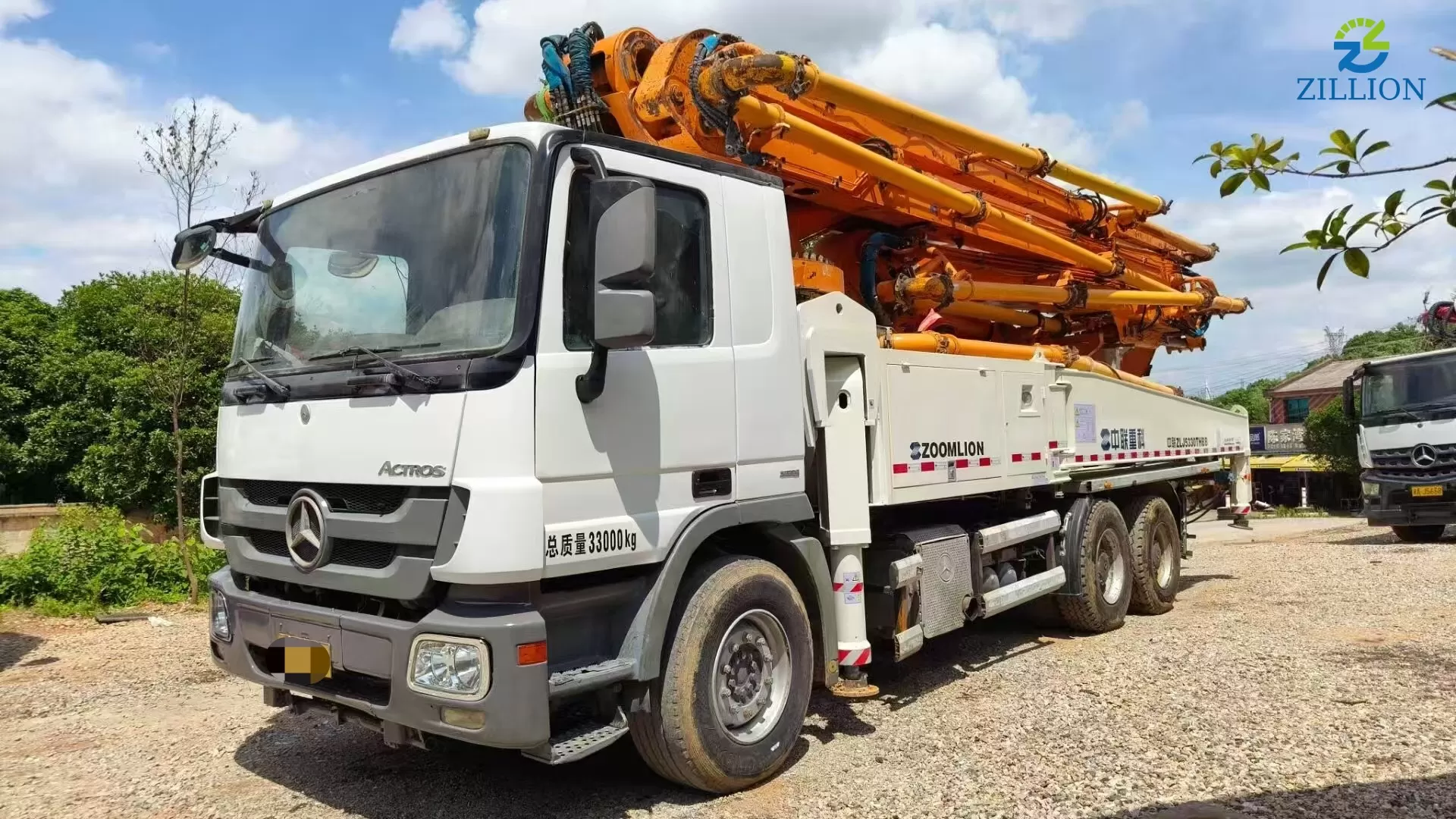 High Quality 2014 Zoomlion Boom Pump 49m Truck- mounted Concrete Pump Car on Mercedes-Benz Chassis