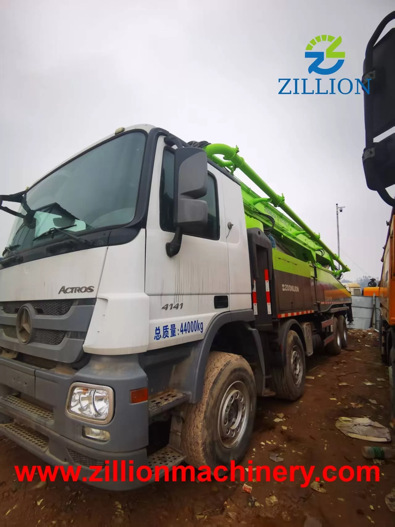 2013 ZOOMLION 56m Long Boom Truck- mounted Concrete Pump Car on BENZ Chassis