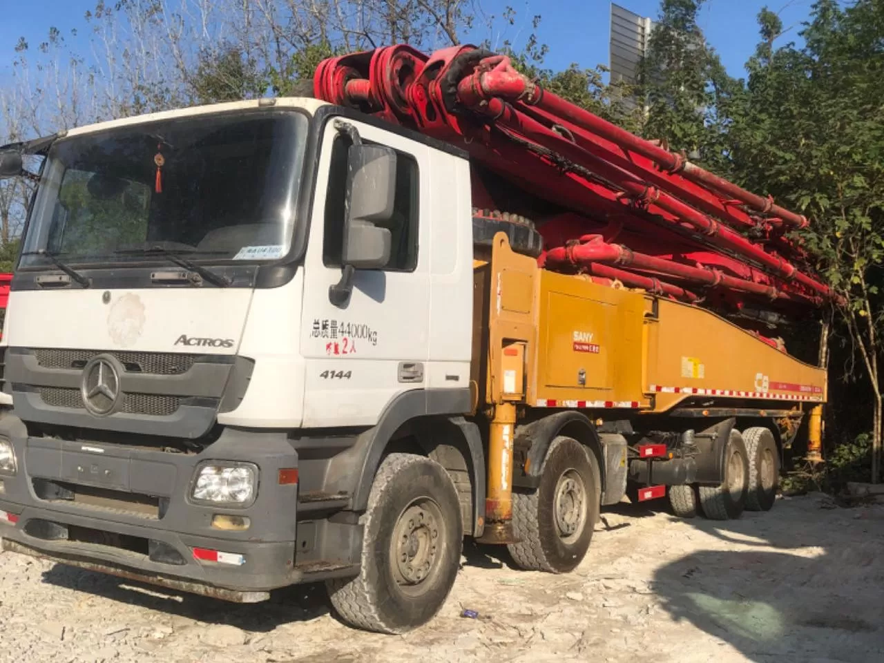 High Quality 2018 Sany Boom Pump 56m Truck- mounted Concrete Pump Car on Benz Chassis