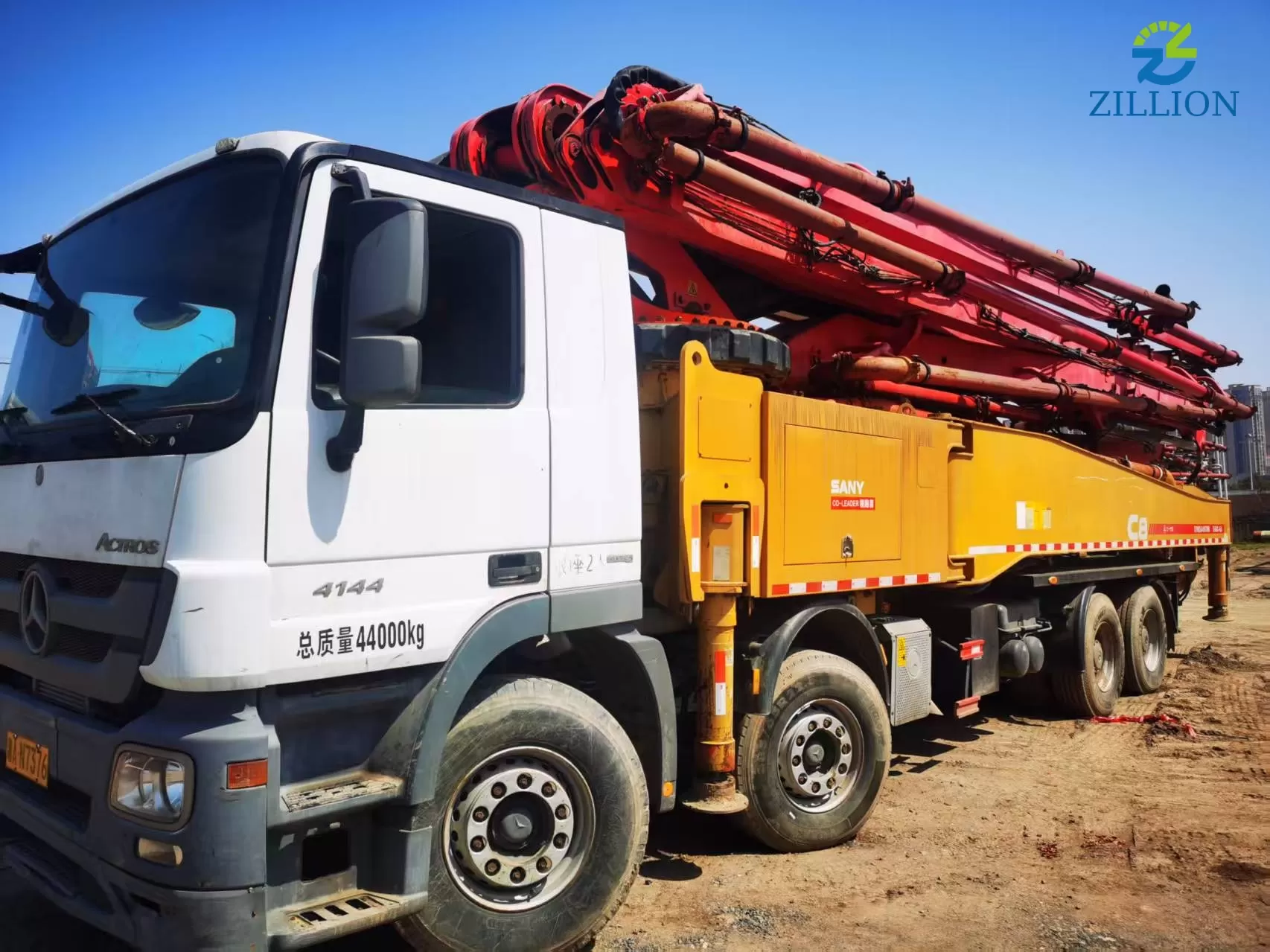 High Quality 2018 Sany Boom Pump 56m Truck- mounted Concrete Pump Car on Benz Chassis