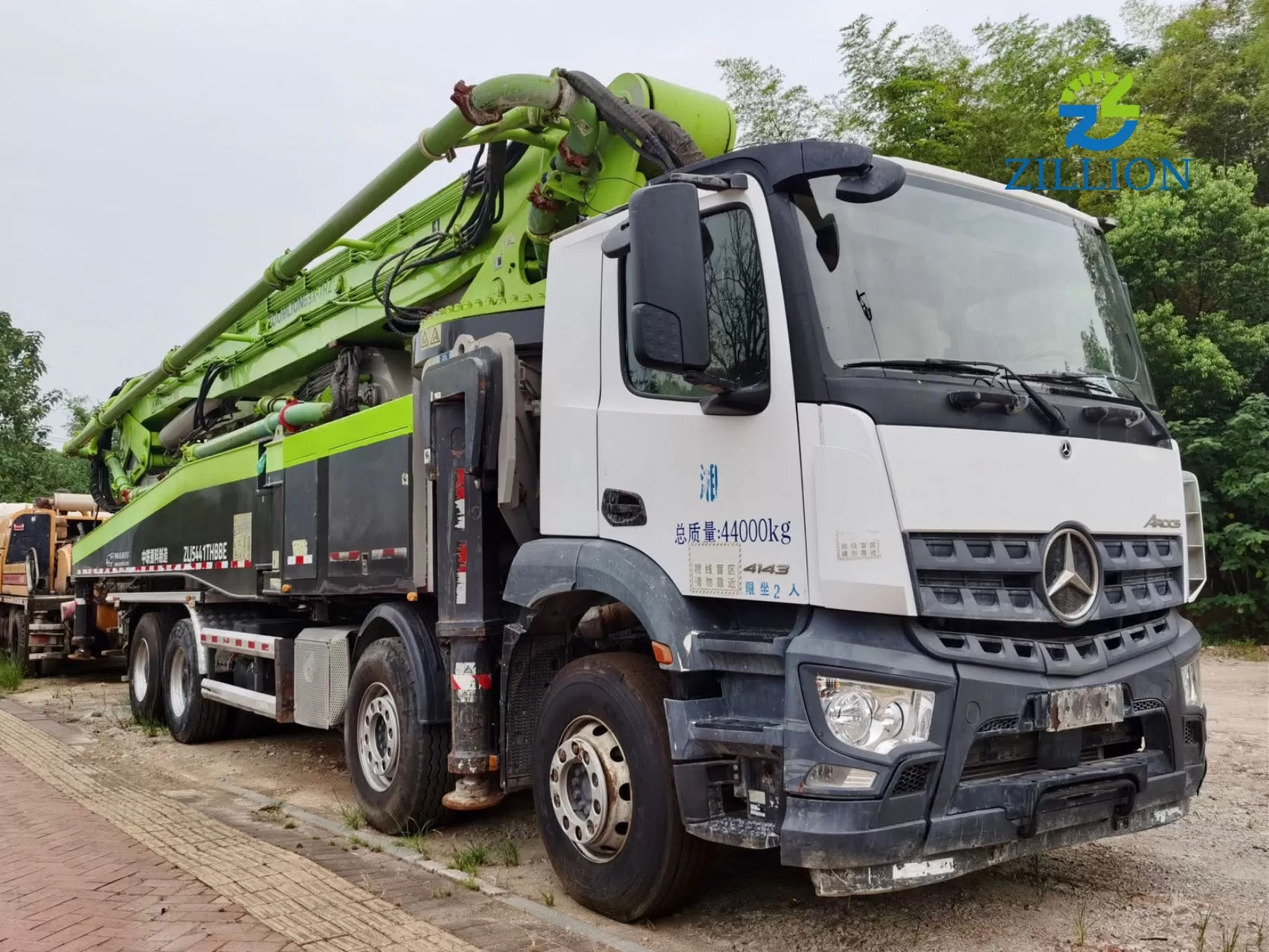 2020 Zoomlion 56m Truck-Mounted Concrete Pump Truck with Mercedes-Benz Chassis