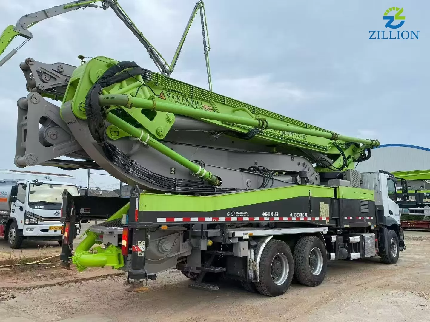 High Quality 2021 Zoomlion Boom Pump 52m Truck- mounted Concrete Pump Car on Mercedes-Benz Chassis