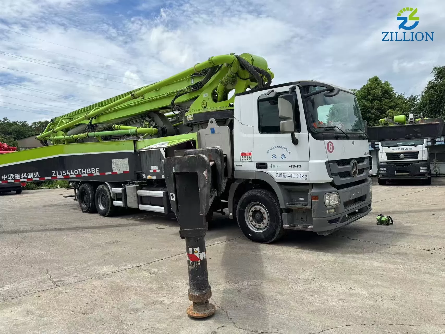 High Quality 2019 Zoomlion Boom Pump 63m Truck- mounted Concrete Pump Car on Mercedes-Benz Chassis