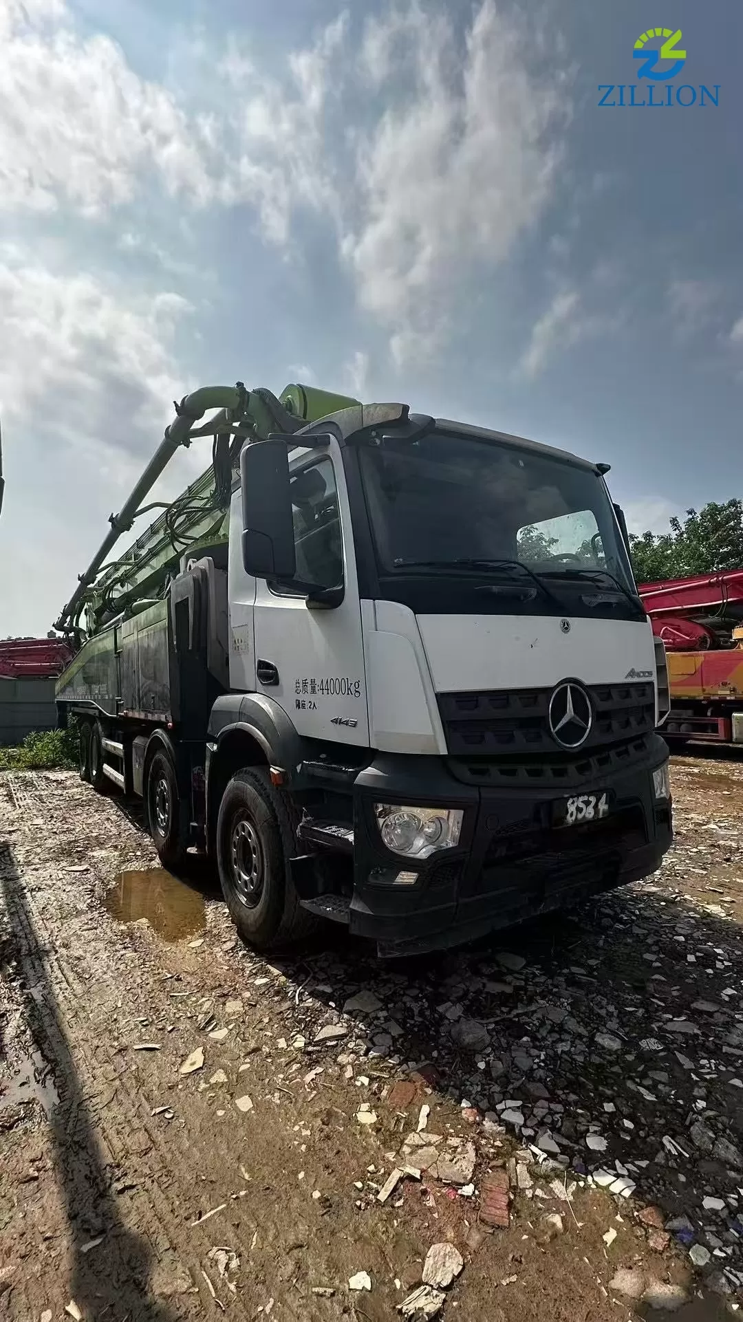 2020 Zoomlion Boom Pump 63m Truck- mounted Concrete Pump Car on Mercedes-Benz Chassis