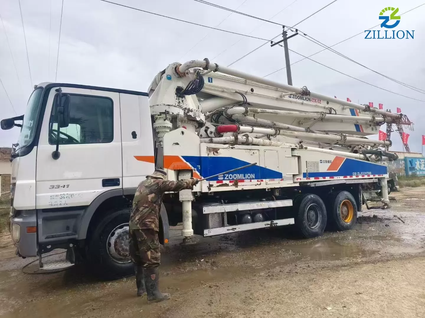 High Quality 2011 Zoomlion Boom Pump 43m Truck- mounted Concrete Pump Truck on Mercedes-Benz Chassis