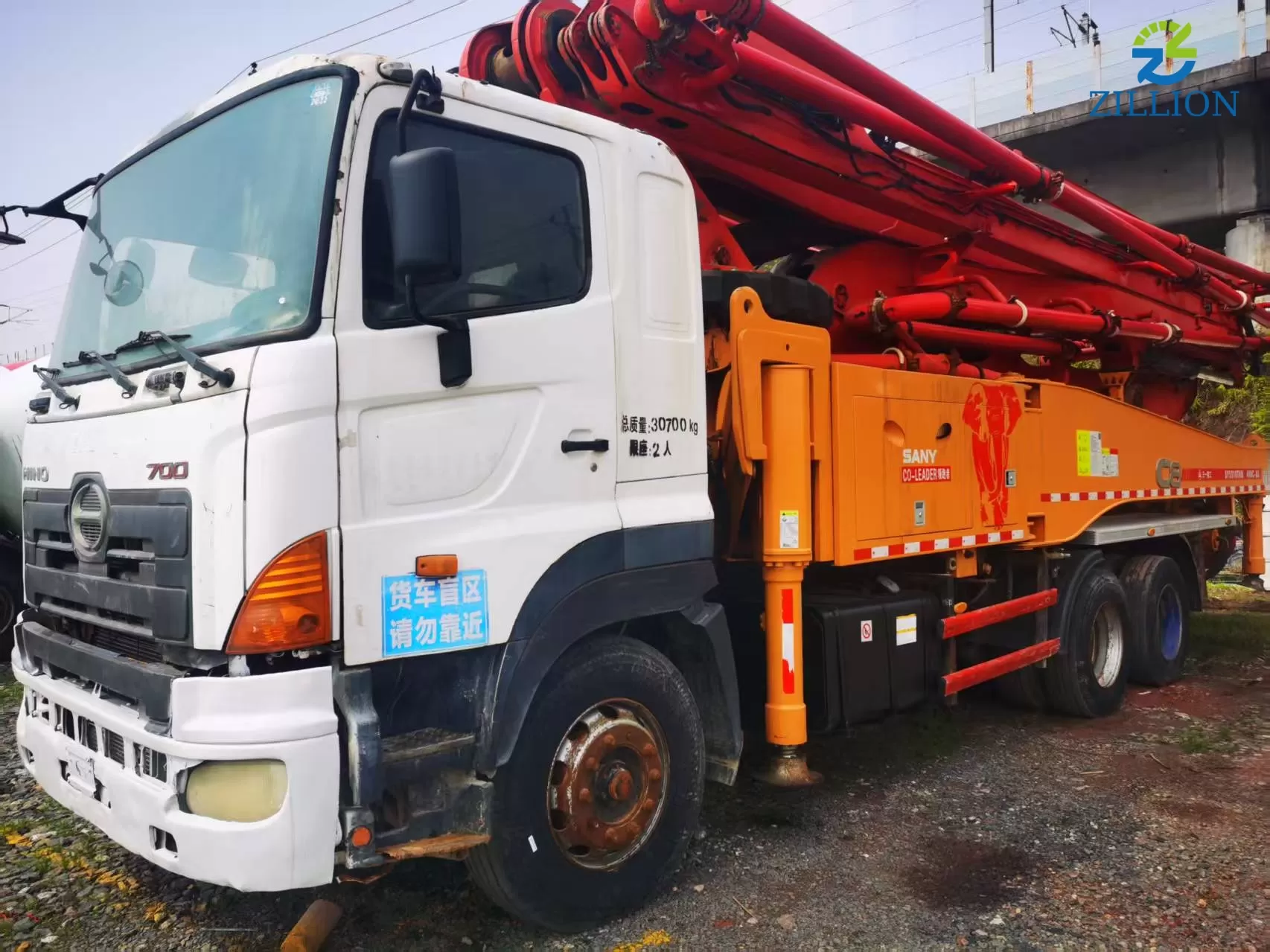 High Quality 2014 SANY Boom Pump 49m Truck- mounted Concrete Pump Car on HINO Chassis