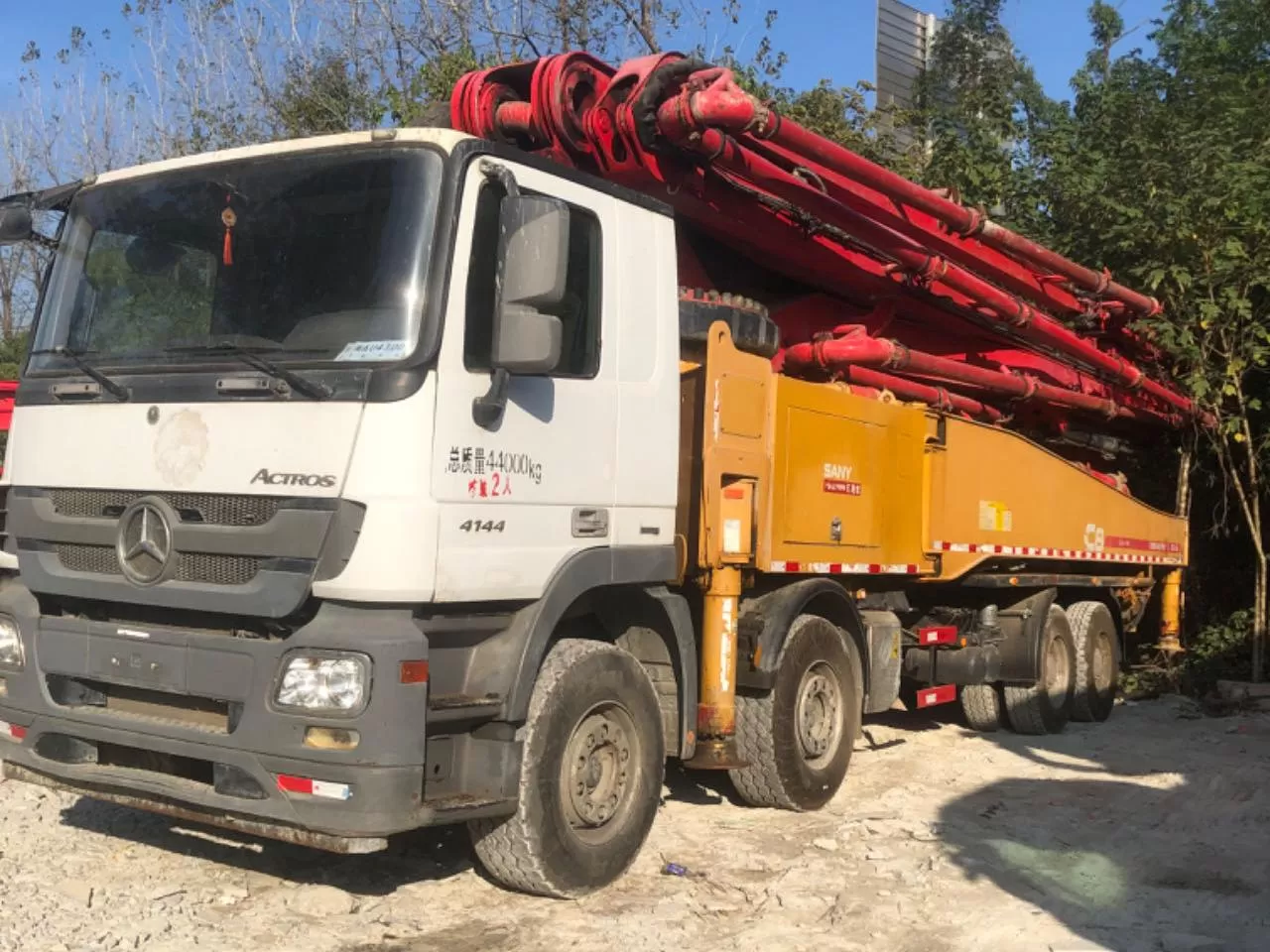 High Quality 2018 Sany Boom Pump 56m Truck- mounted Concrete Pump Car on Benz Chassis