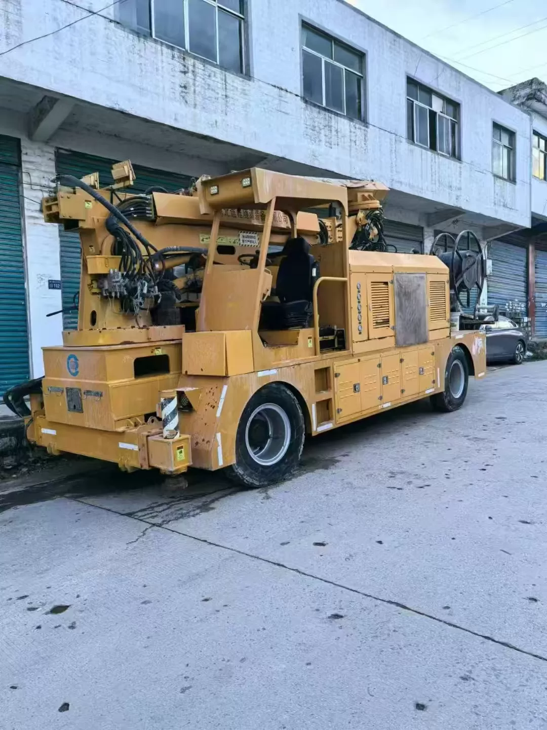 Concrete Shotcrete Spraying Truck 30m3 Shotcrete Manipulator Machine TUC3016N Concrete Sprayer for Mining Construction